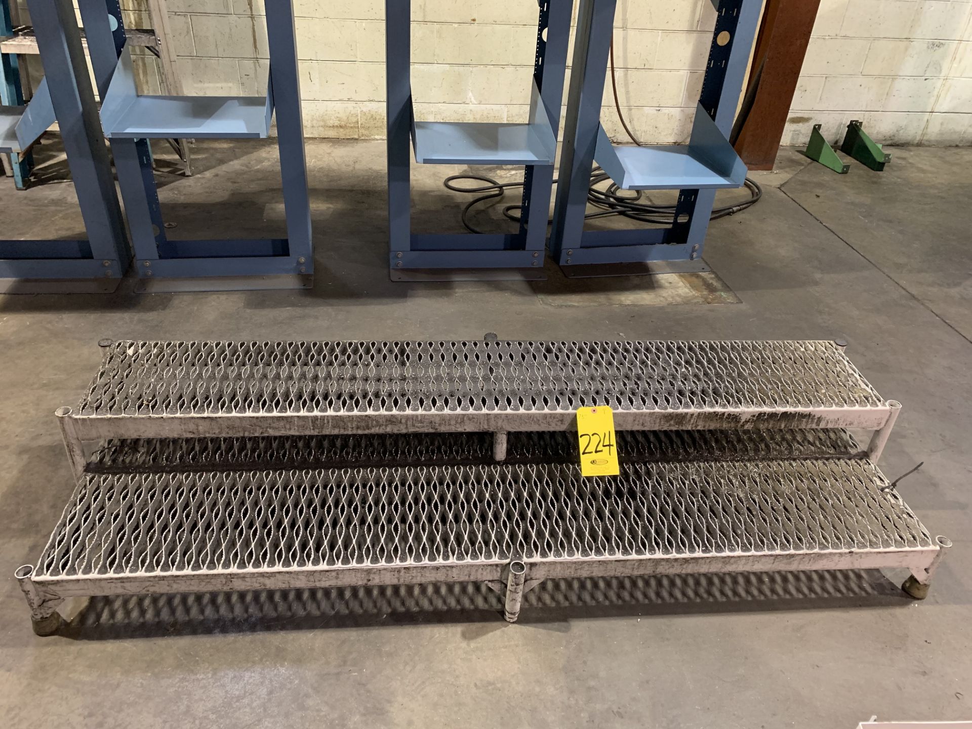 TWO STEP 6 FT. STEEL GRATE PLATFORM