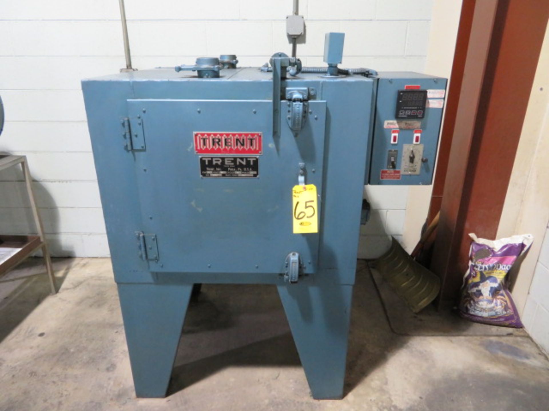 TRENT ELECTRIC BATCH (TRAY) OVEN, S/N 903-999, 650 DEGREE F, 6 KW, 24 IN. x 24 IN.Chamber,