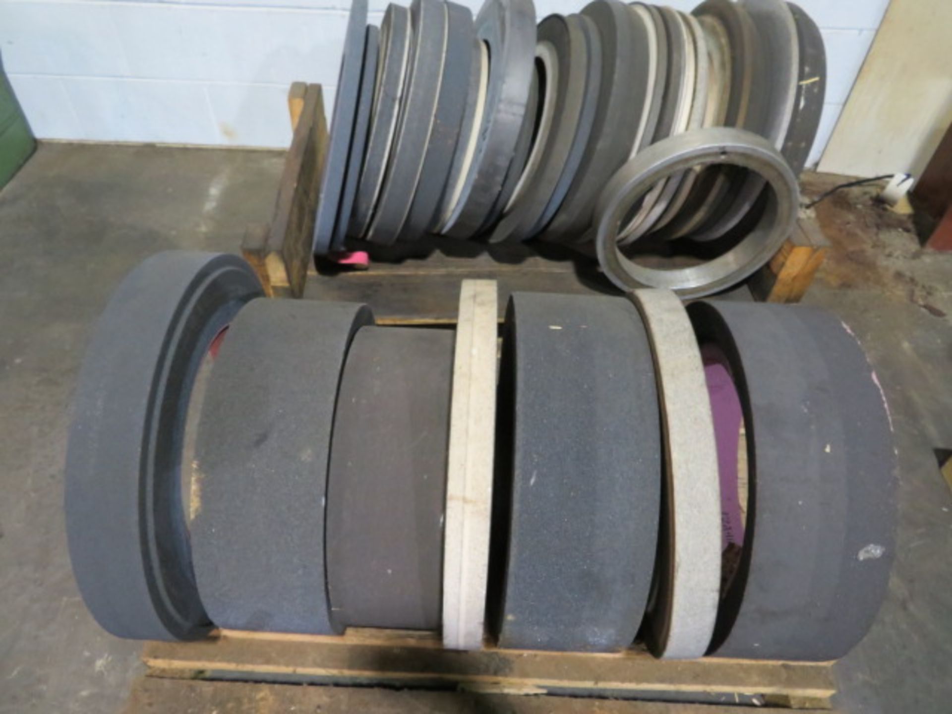 (3) SKIDS OF ASSORTED GRINDING WHEELS - Image 3 of 4