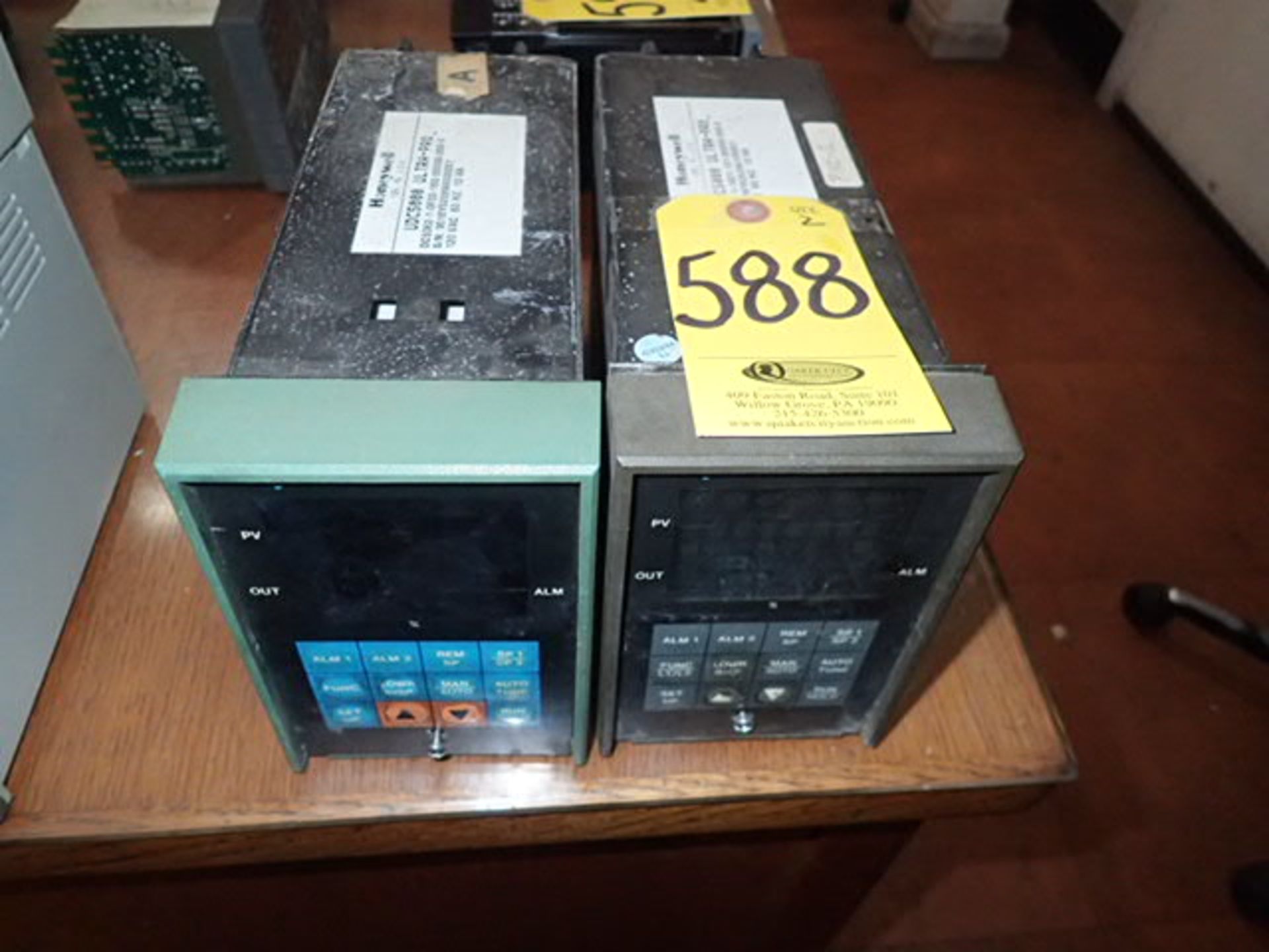 (2) HONEYWELL UDC5000 ULTRAPRO USED CONTROLLERS