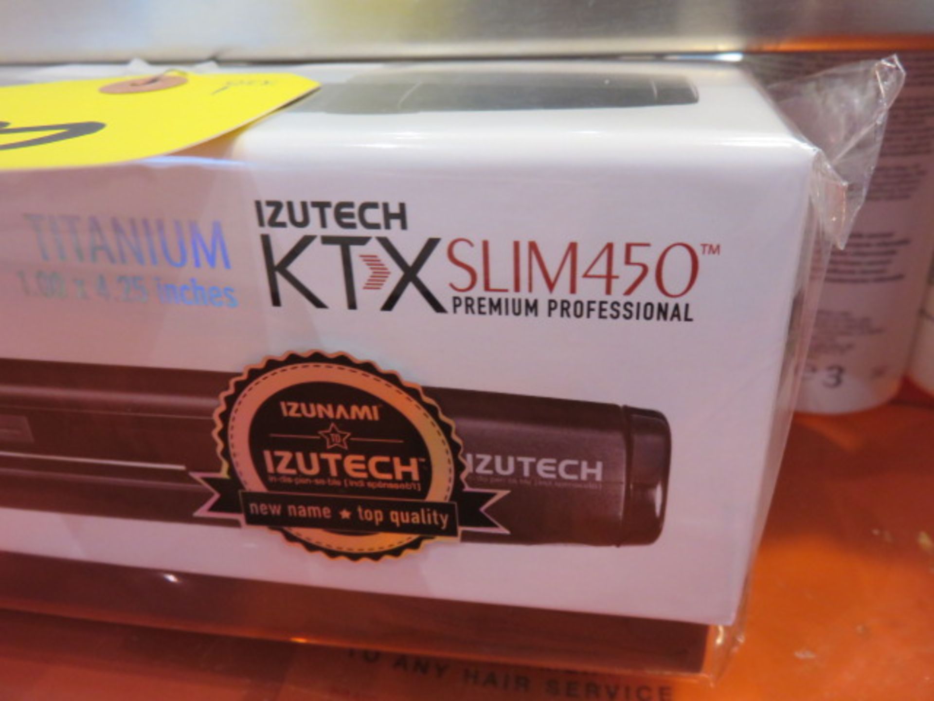 NEW IZUTECH KTX SLIM 450 FLAT IRON - Image 2 of 2