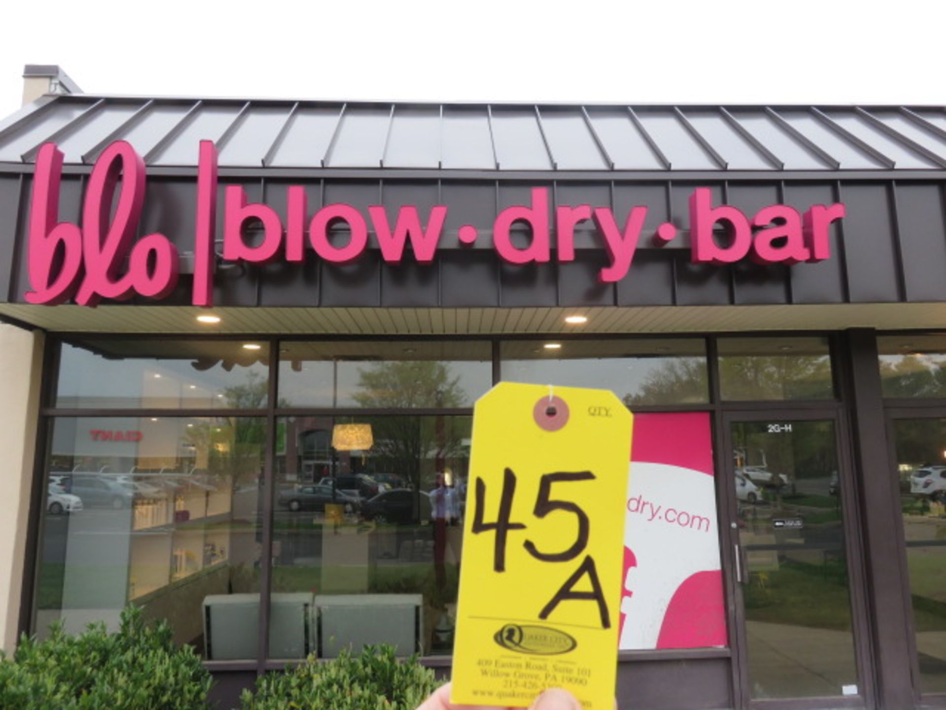OUTDOOR BLO BLOW DRY BAR BUILDING SIGN - Image 2 of 2
