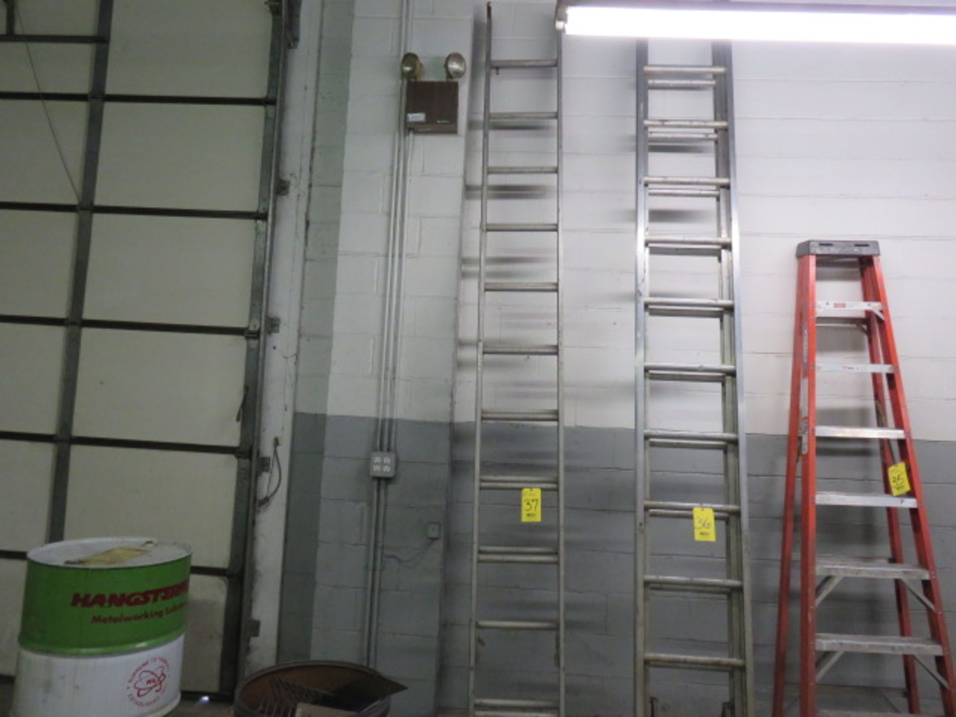 22 FT. ALUMINUM EXTENSION LADDER