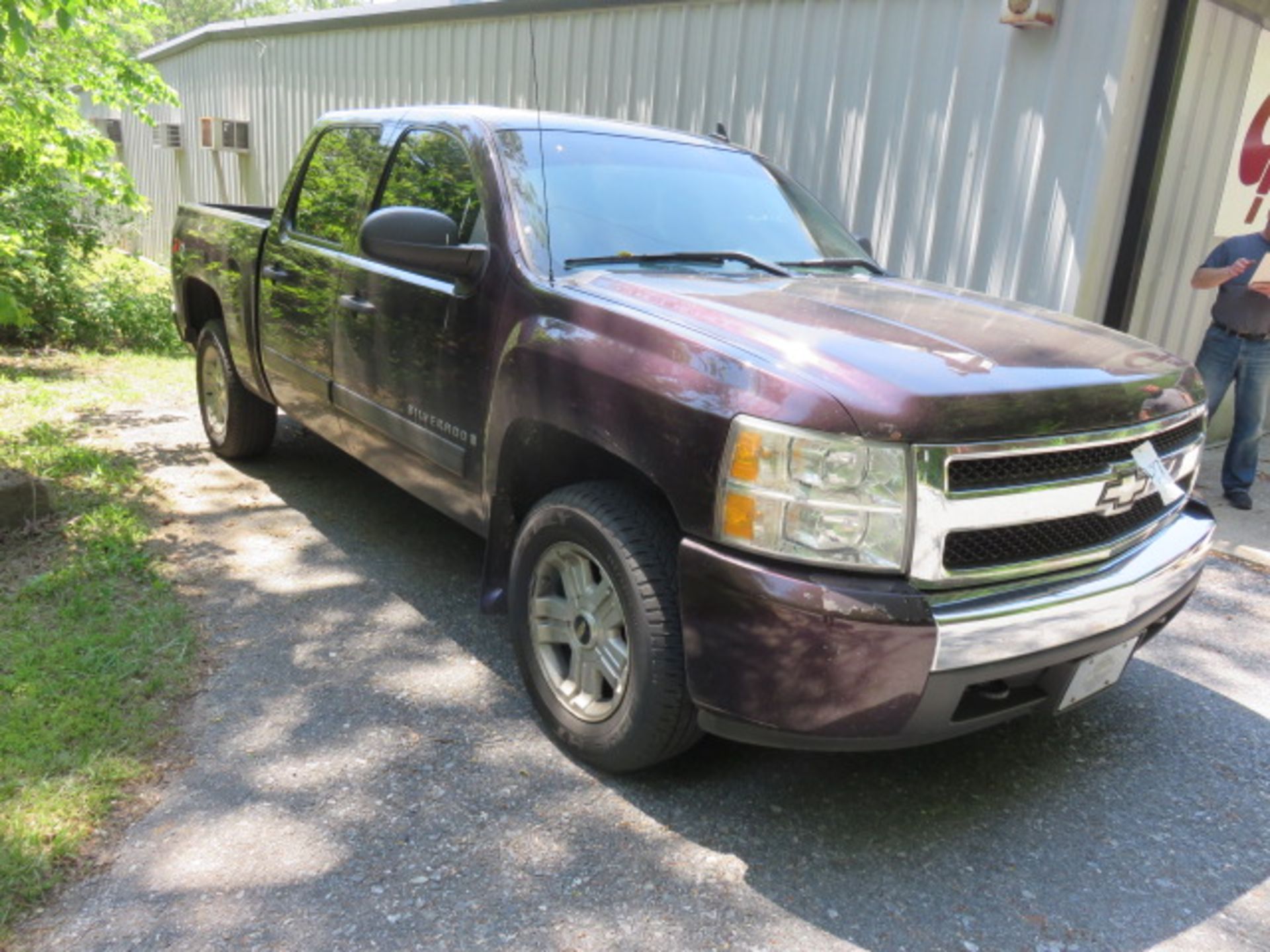 2008 CHEVY SILVERADO Z71 CREW CAB 4X4 PICK-UP, VIN 2GCEK133981287138… - Image 2 of 6