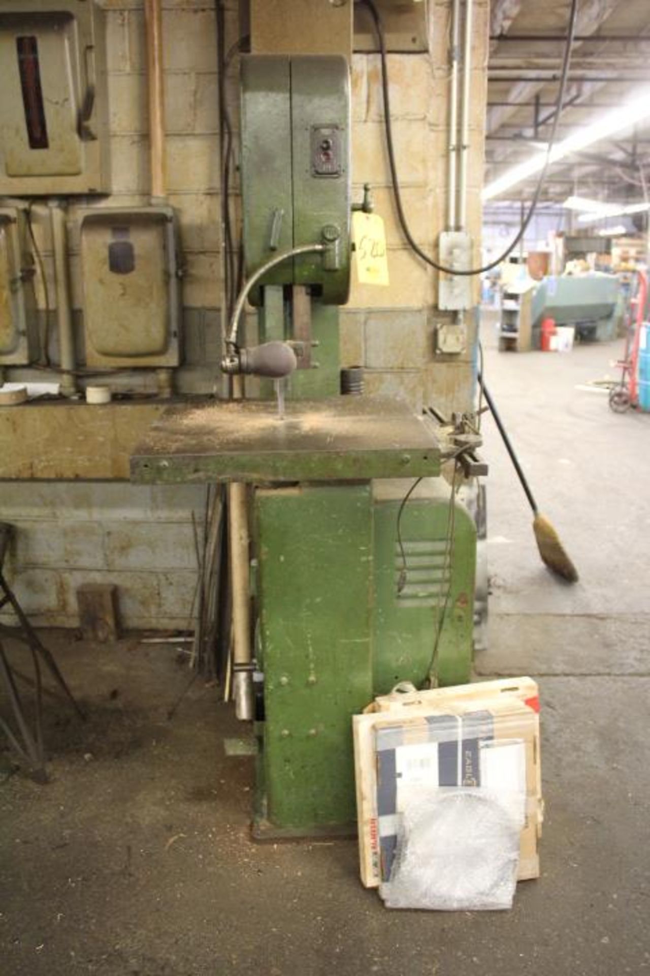 DOALL METALMASTER 16 IN. VERTICAL BAND SAW, 24 IN. X 24 IN. TABLE (Loading Fee $150.00) - Image 2 of 2