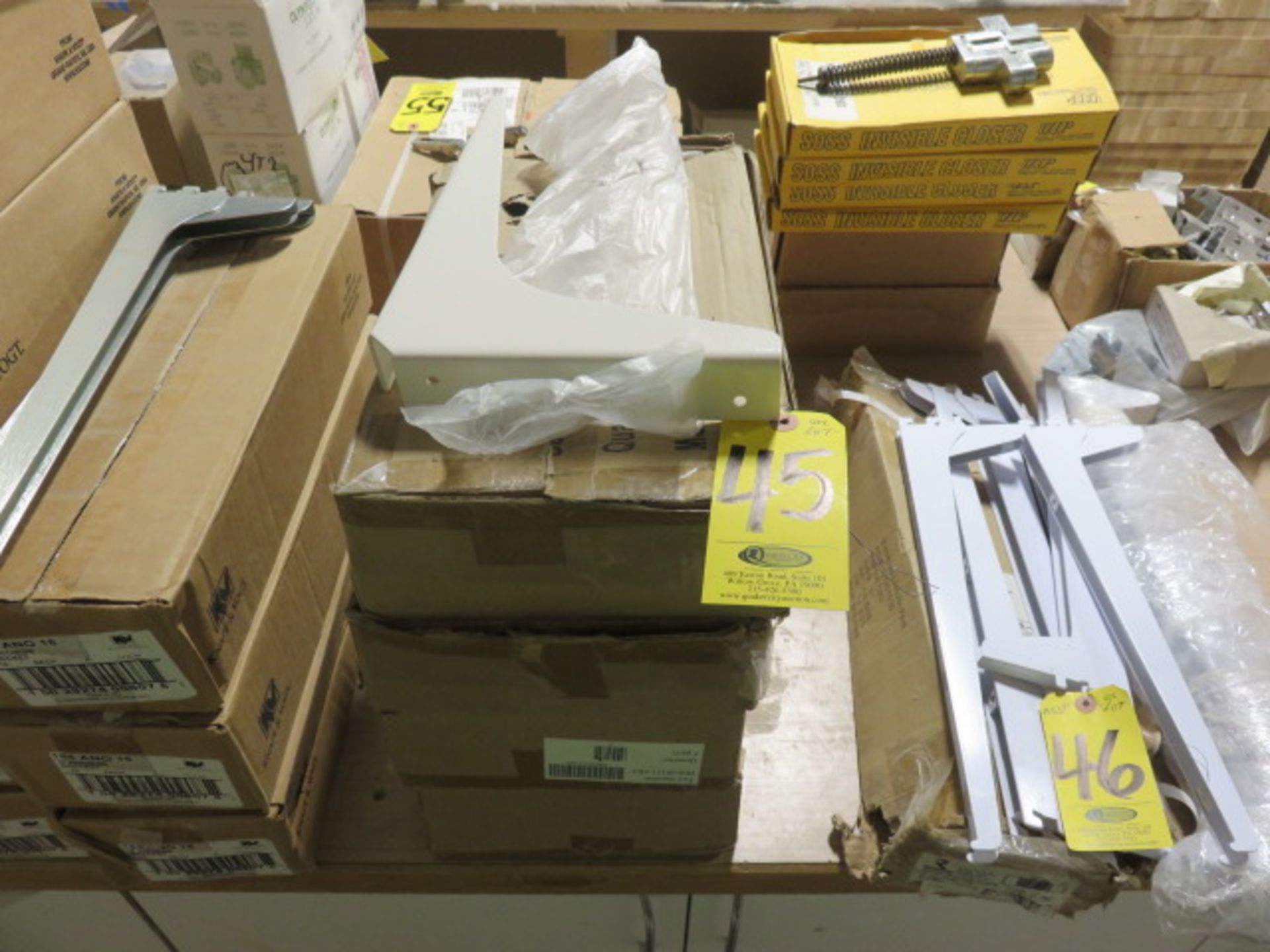 (4) BOXES OF HD SHELF BRACKETS