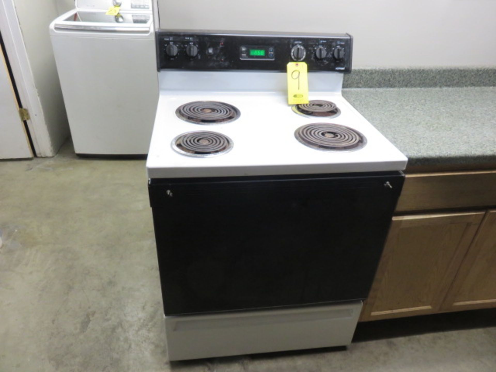 30 IN. HOTPOINT ELECTRIC RANGE AND OVEN