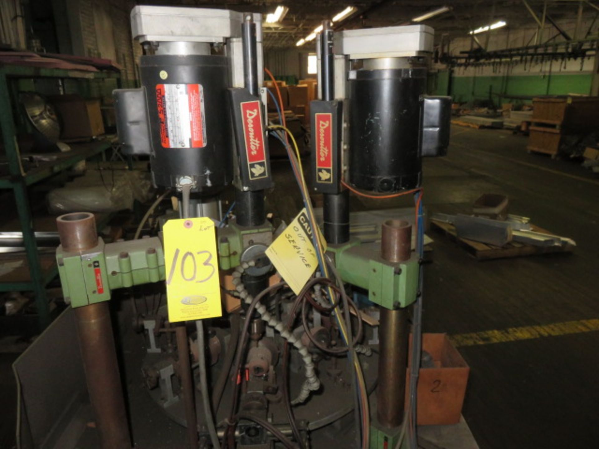 2-HEAD DESOUTTER AIR DRILLING UNIT WITH 8-HEAD ROTARY TABLE WITH DRILL CHUCKS AND ALUMINUM TABLE - Image 2 of 4