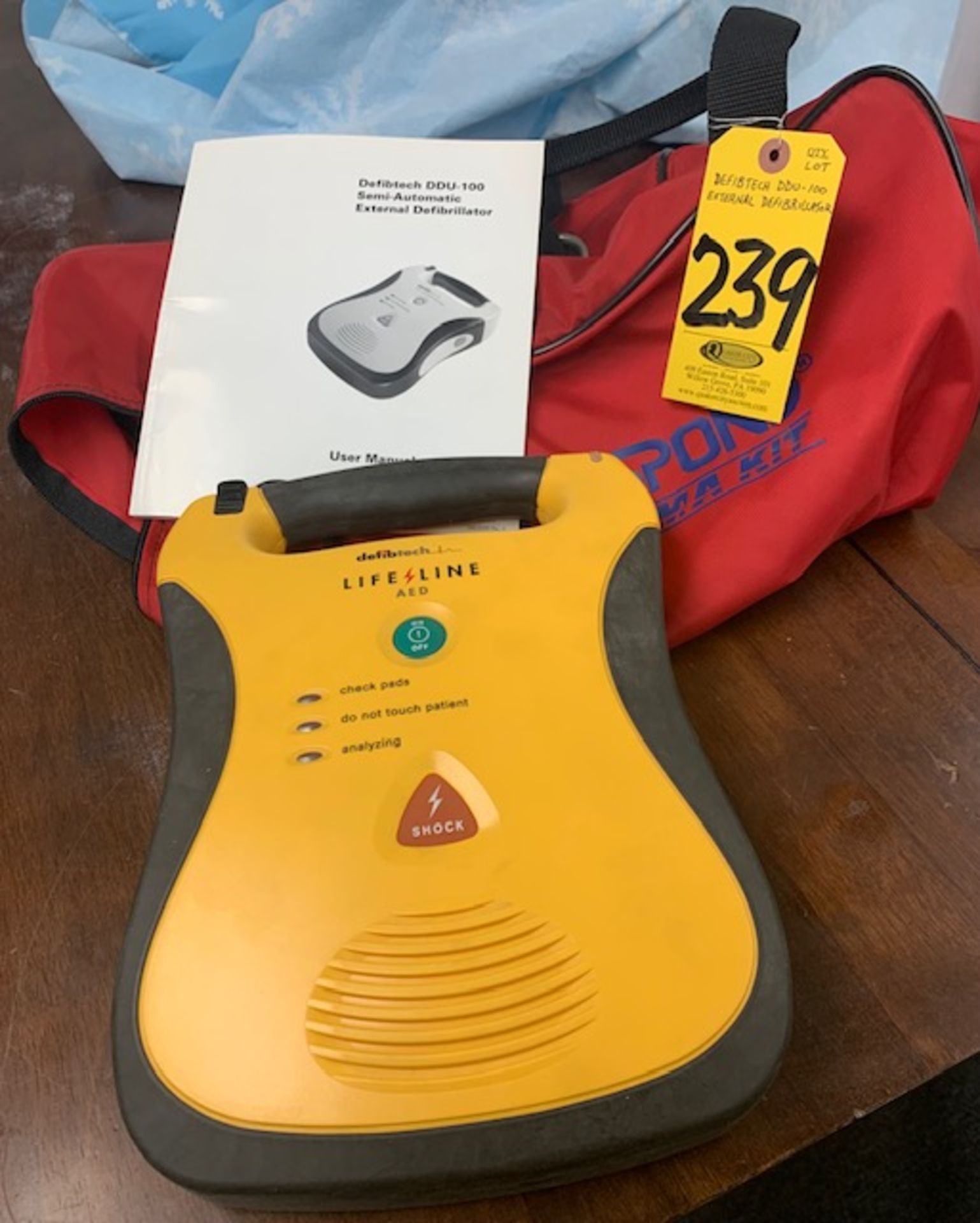DEFIBTECH DDU-100 SEMI-AUTOMATIC EXTERNAL DEFIBRILLATOR WITH STORAGE BAG AND CPR MASK
