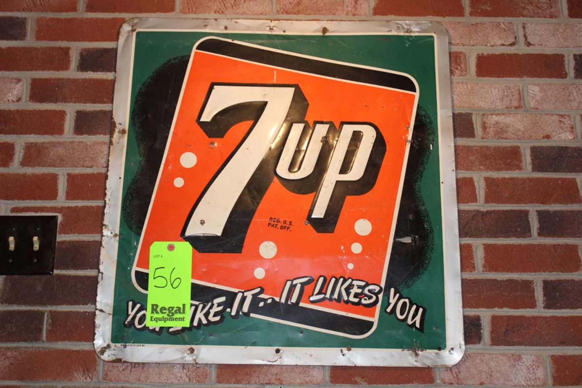 Memorabilia; 7up sign