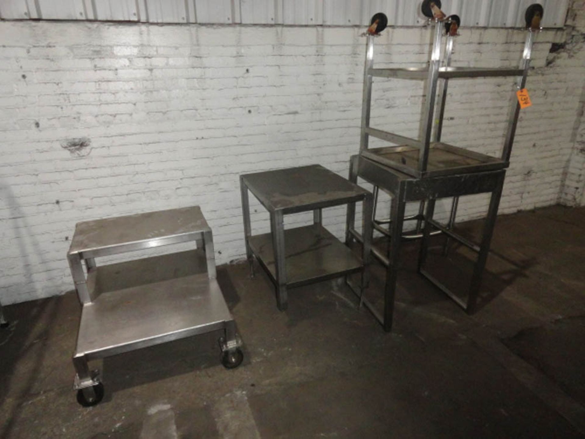 STAINLESS STEEL TABLES