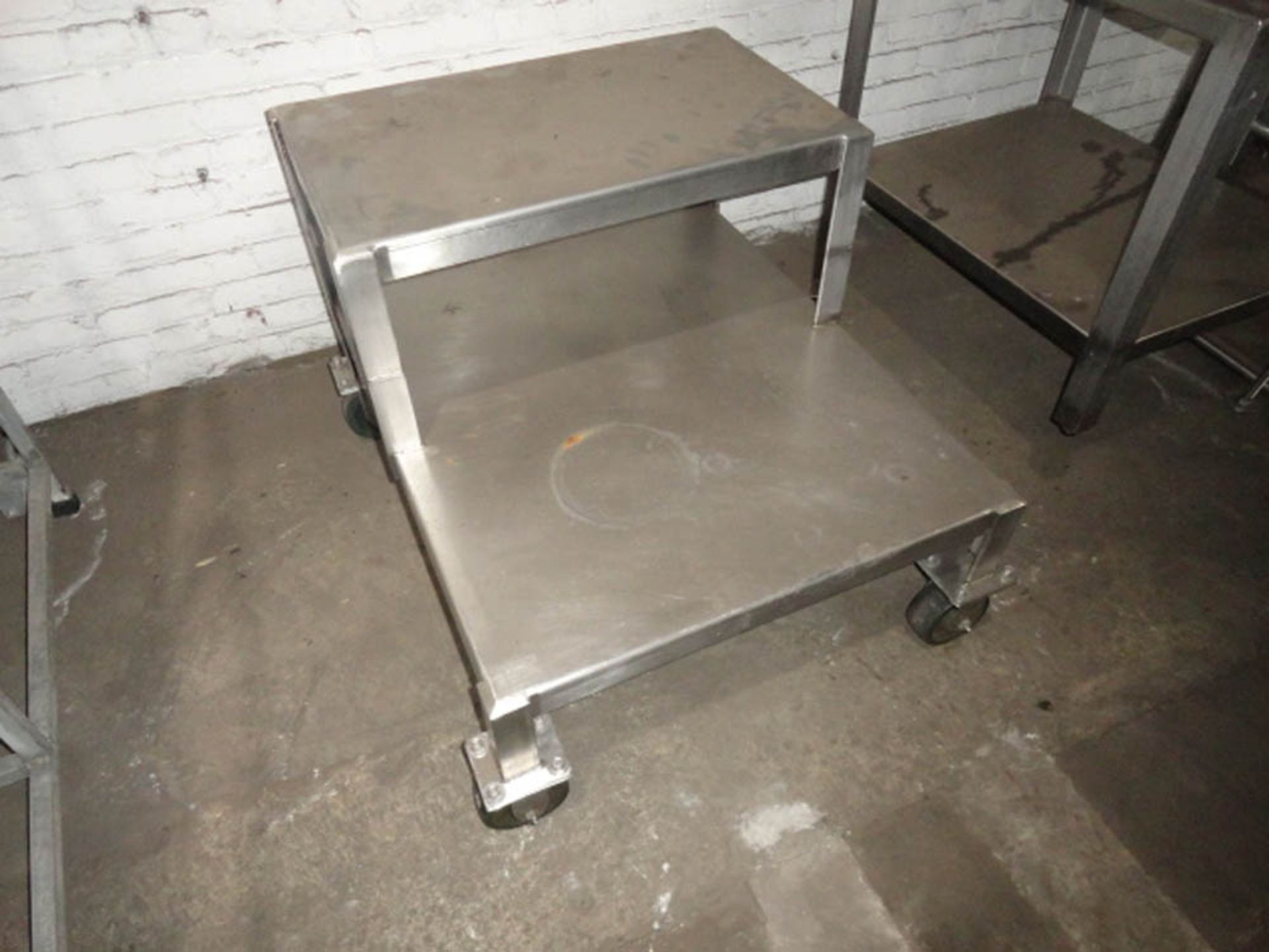 STAINLESS STEEL TABLES - Image 5 of 6