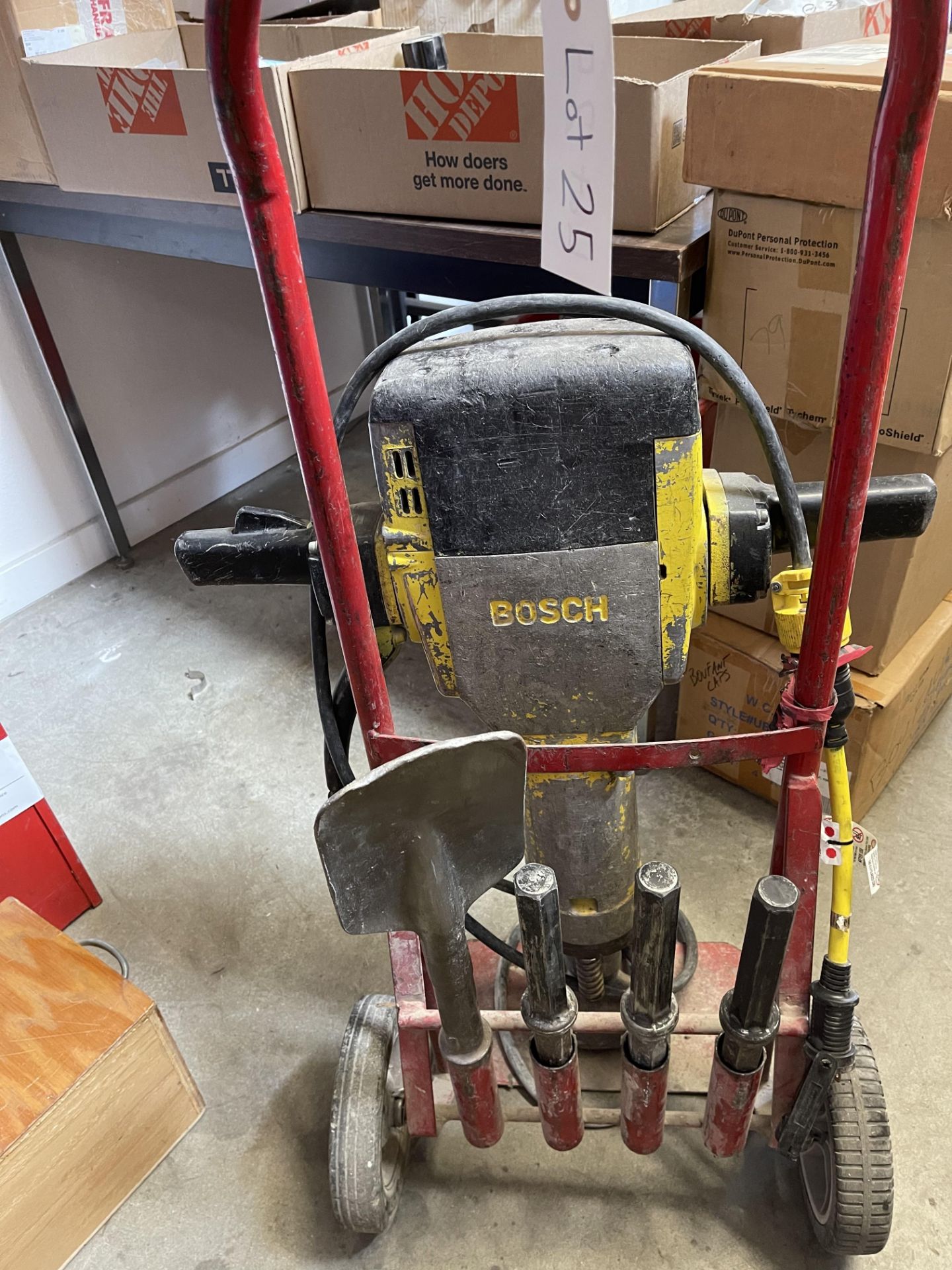 Bosch 611 304 jack hammer - Image 2 of 3