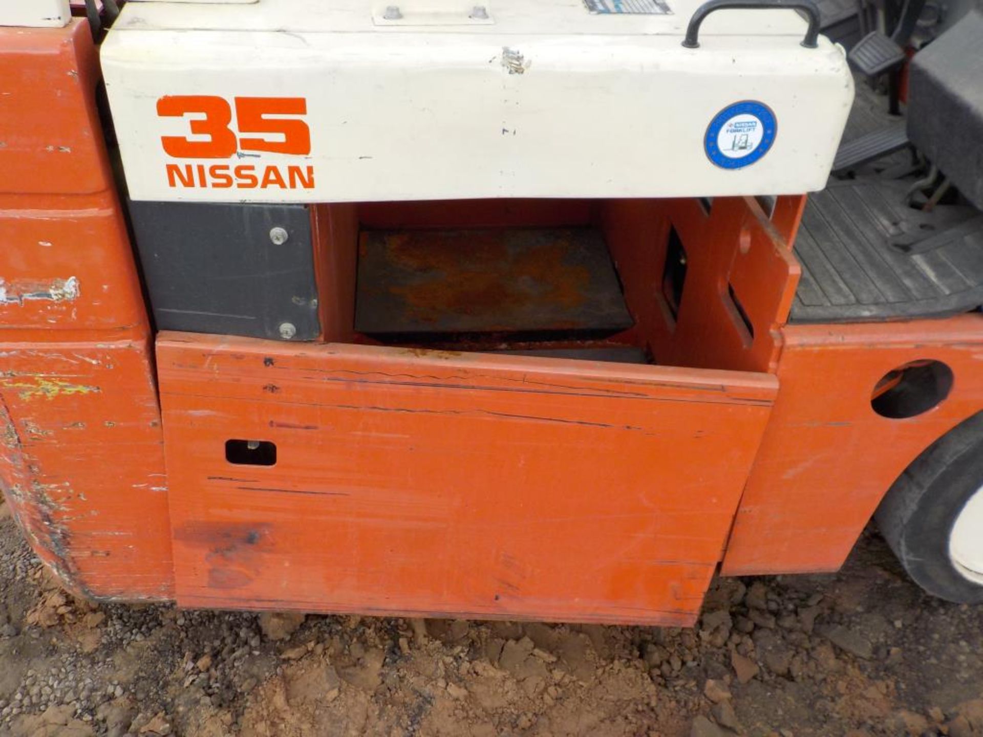 Nissan 35 Electric Forklift - Image 6 of 6