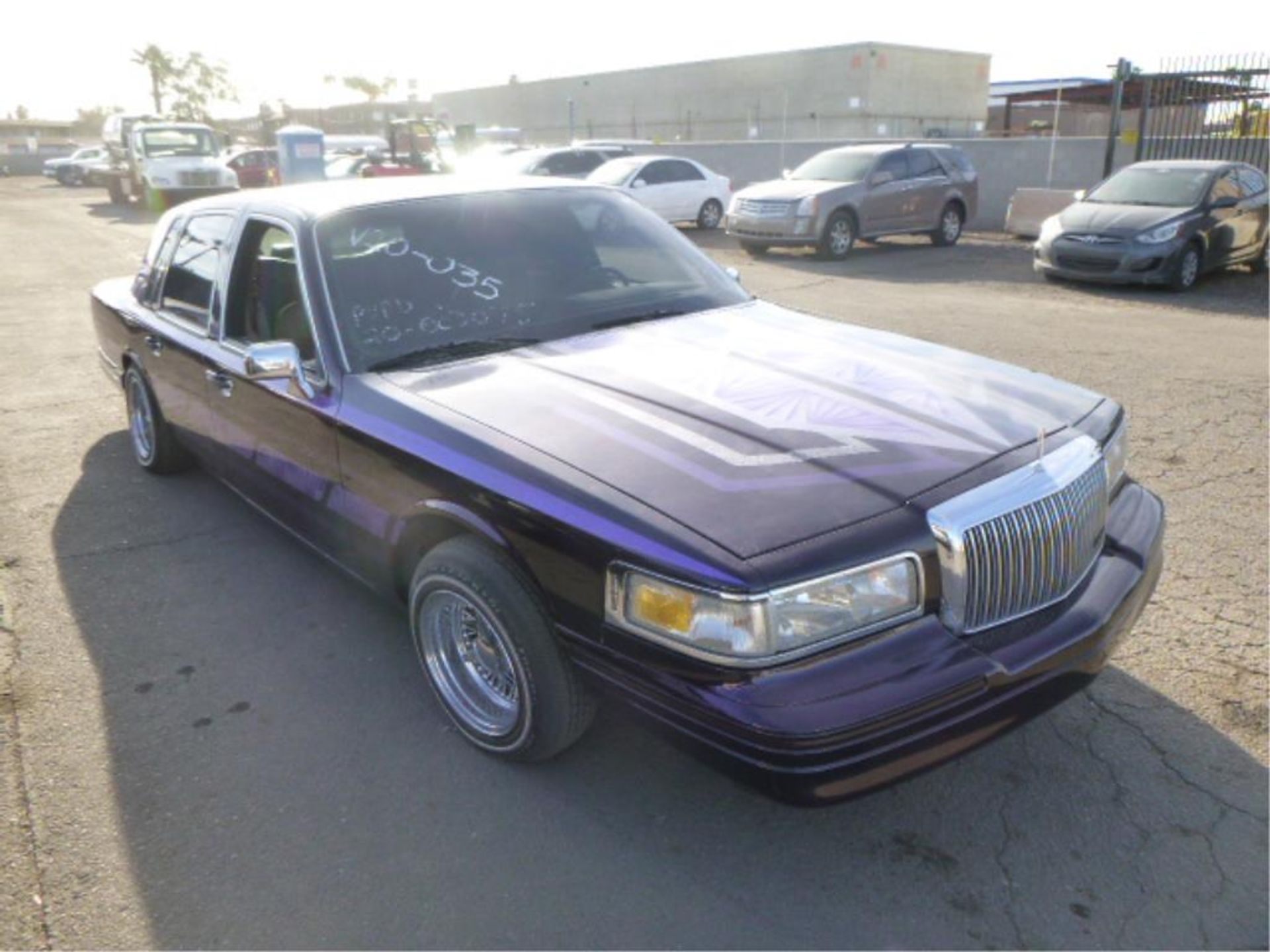 1995 Lincoln Town Car - Image 2 of 14