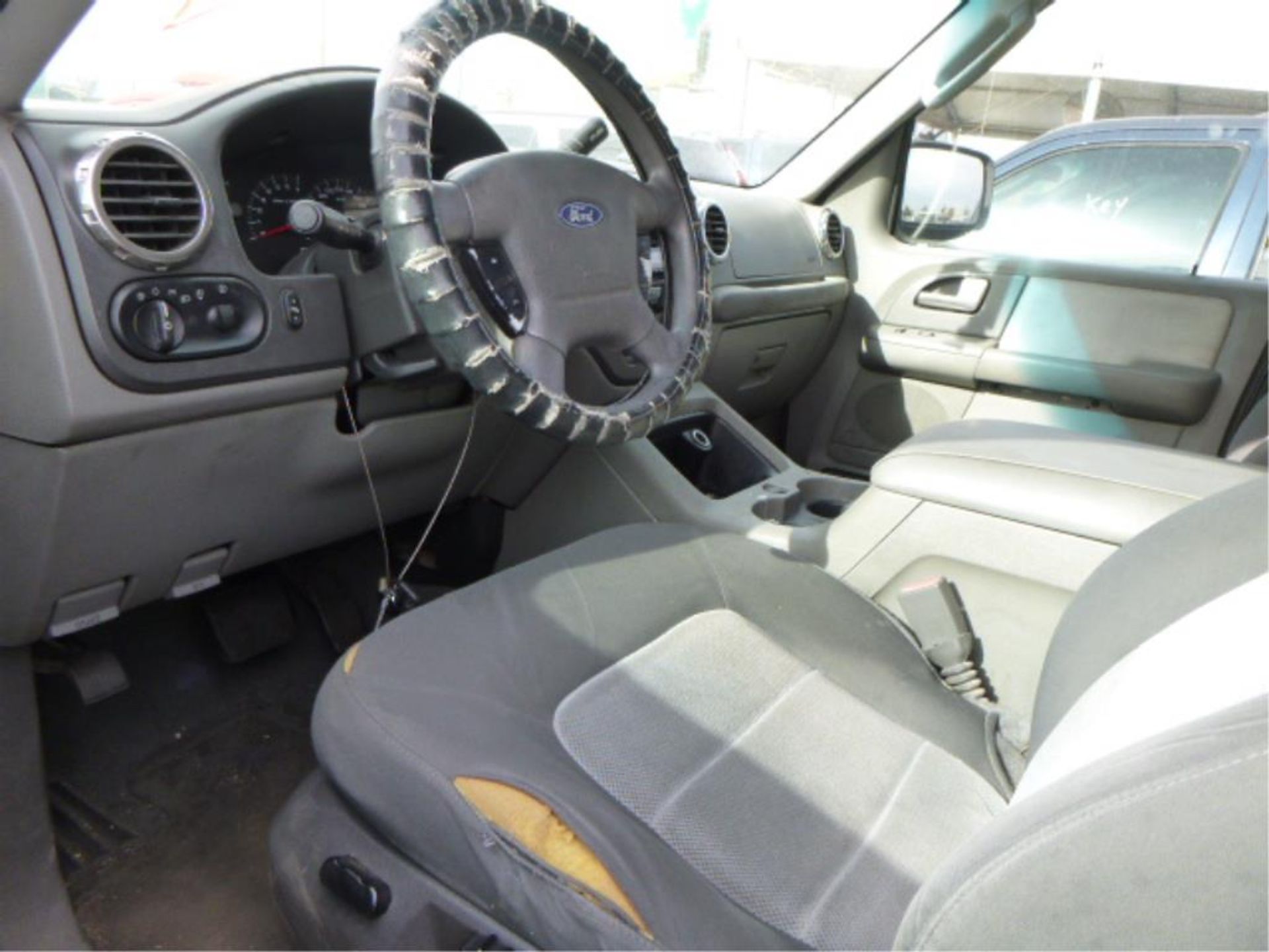 2004 Ford Expedition - Image 7 of 10