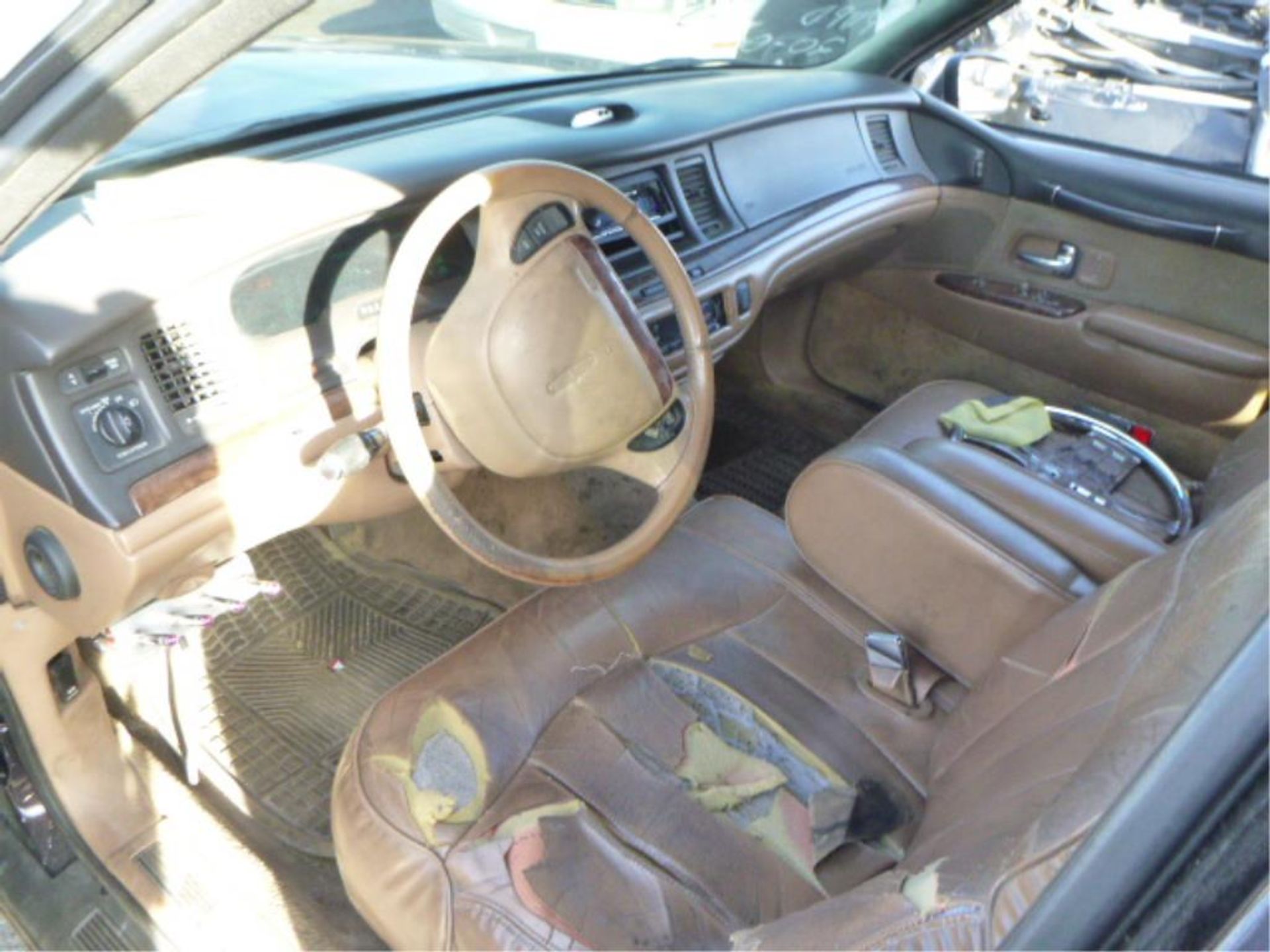 1995 Lincoln Town Car - Image 11 of 14