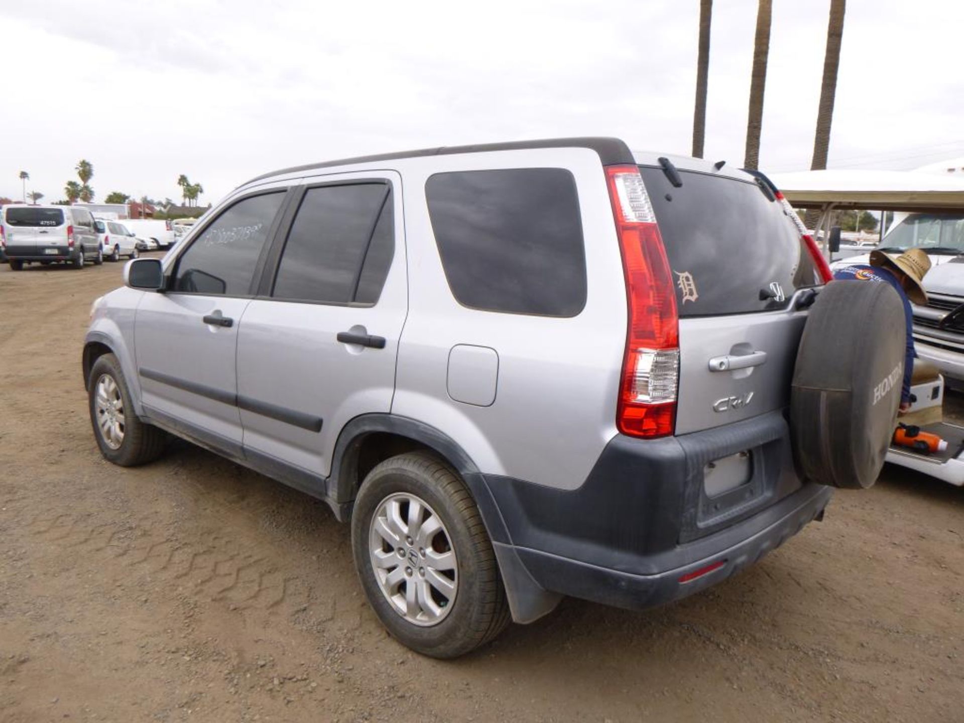 2005 Honda CR-V - Image 3 of 15