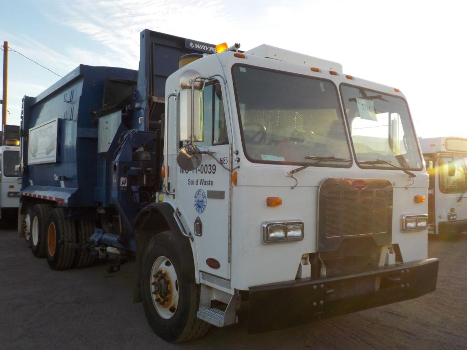 2012 Peterbilt 320 Garbage Truck - Image 2 of 9