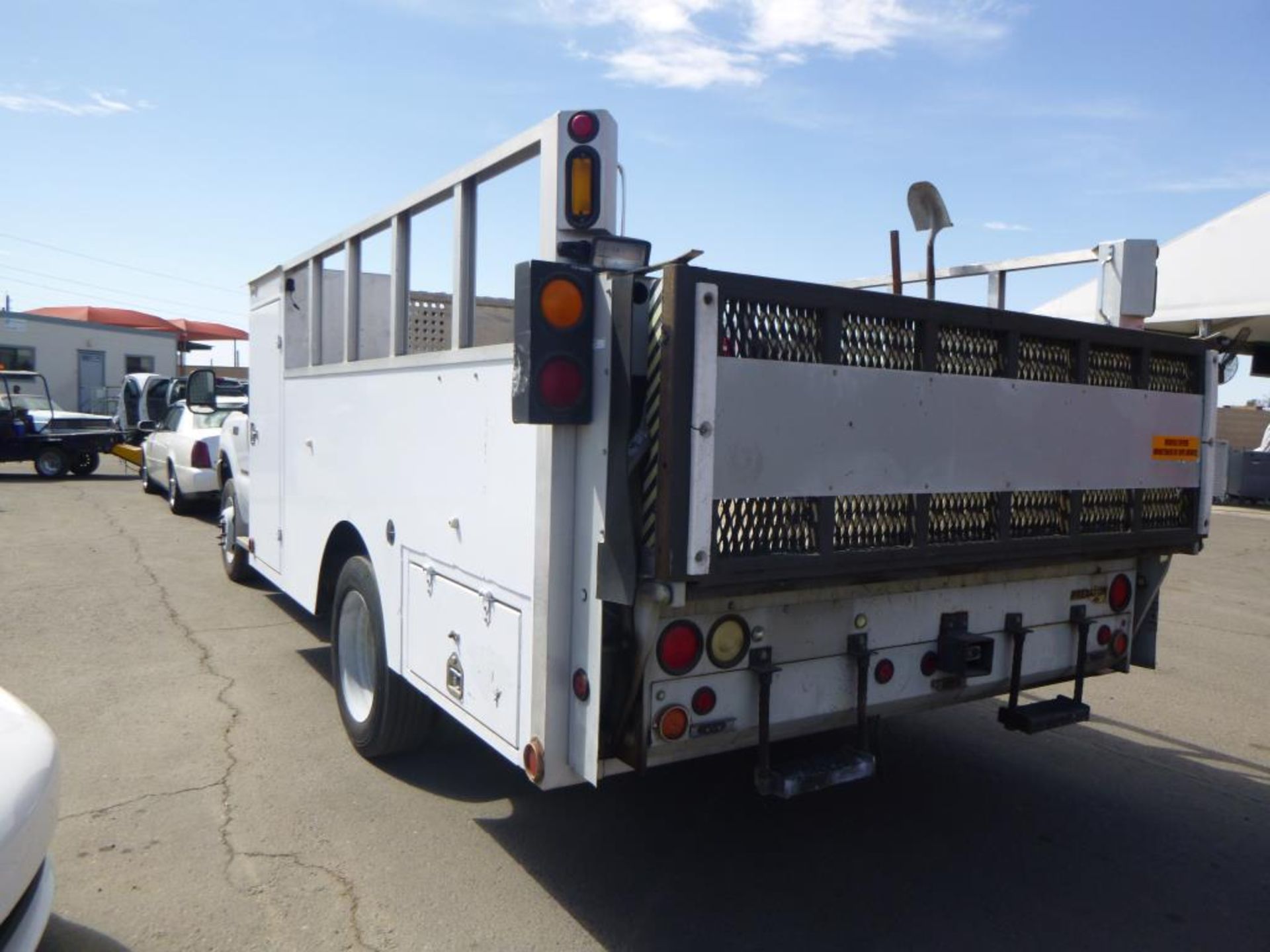 2001 Ford F-550 - Image 2 of 9