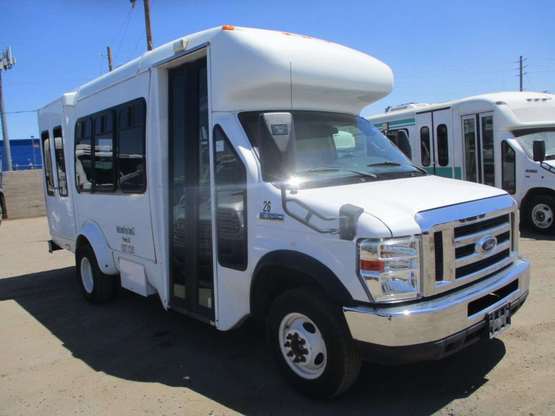 2011 Ford E-350 Shuttle Bus - Image 4 of 13