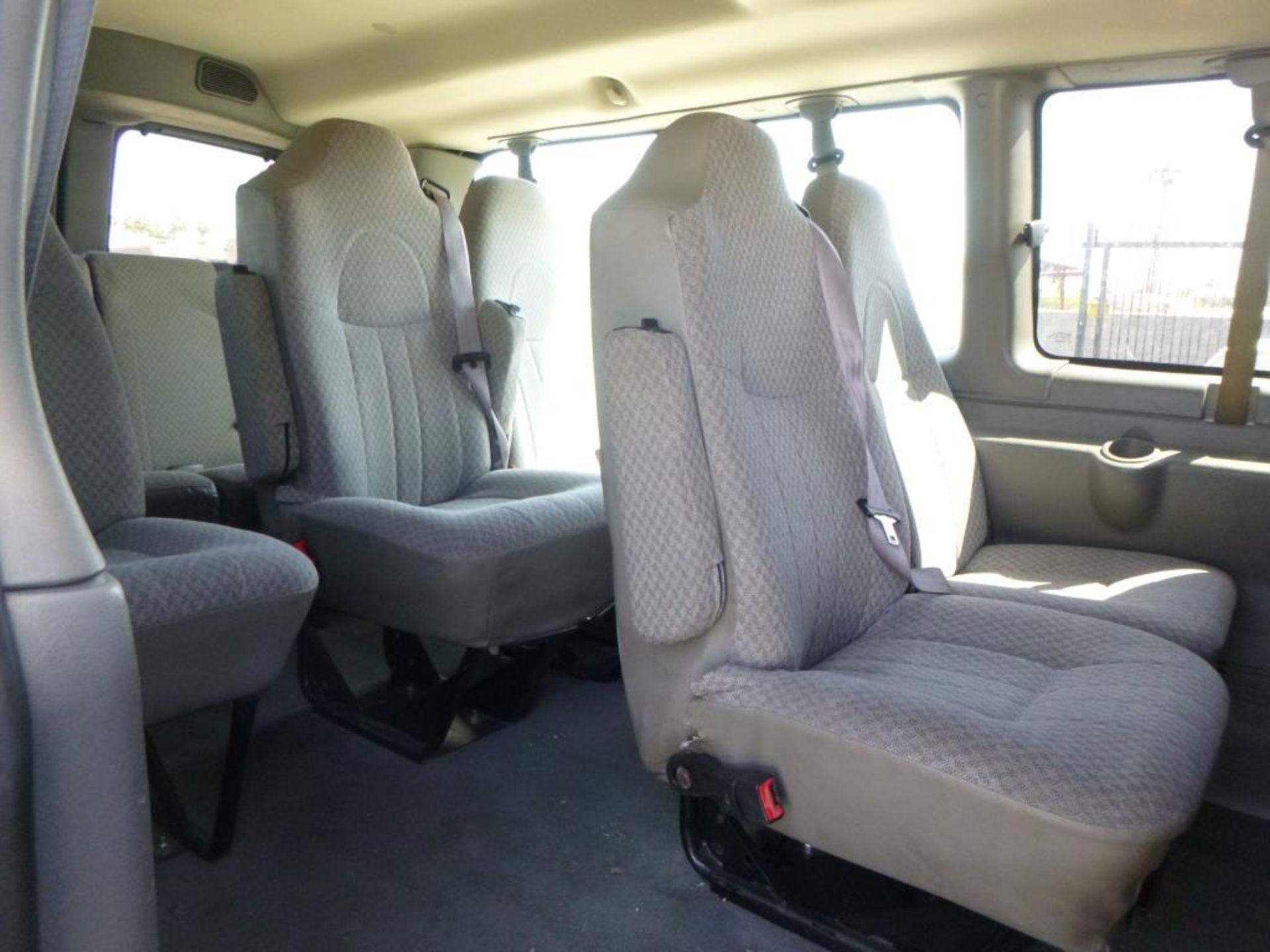 2008 Chevrolet Express - Image 8 of 14