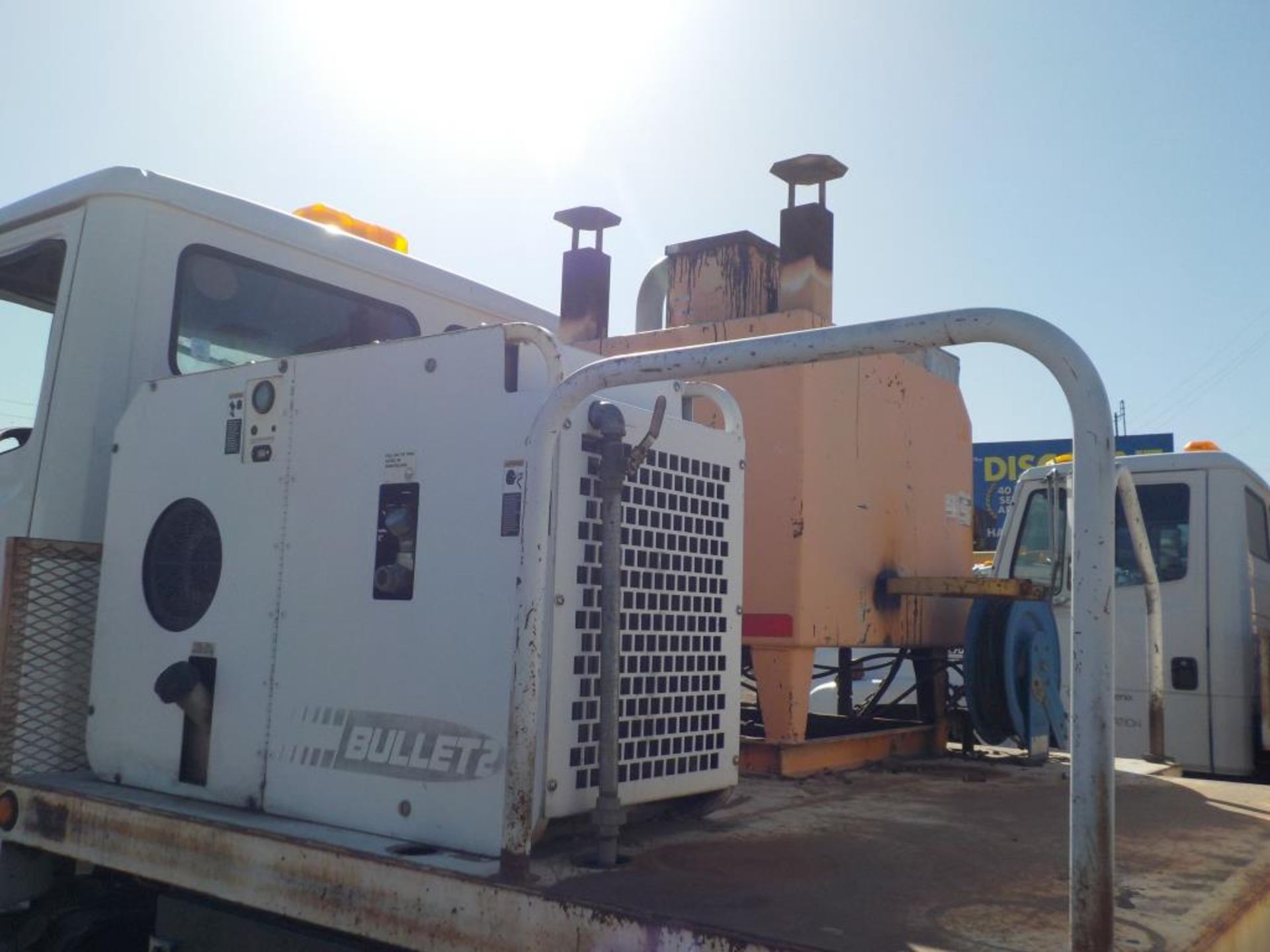 2002 Freightliner Asphalt Dump Truck - Image 5 of 9