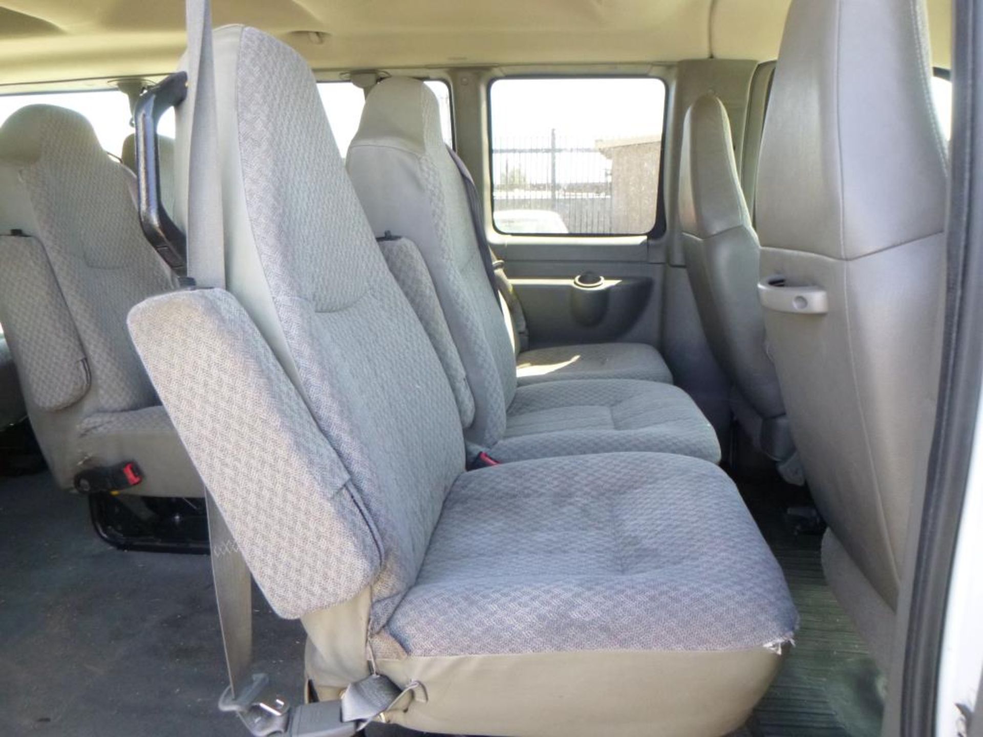 2008 Chevrolet Express - Image 7 of 14