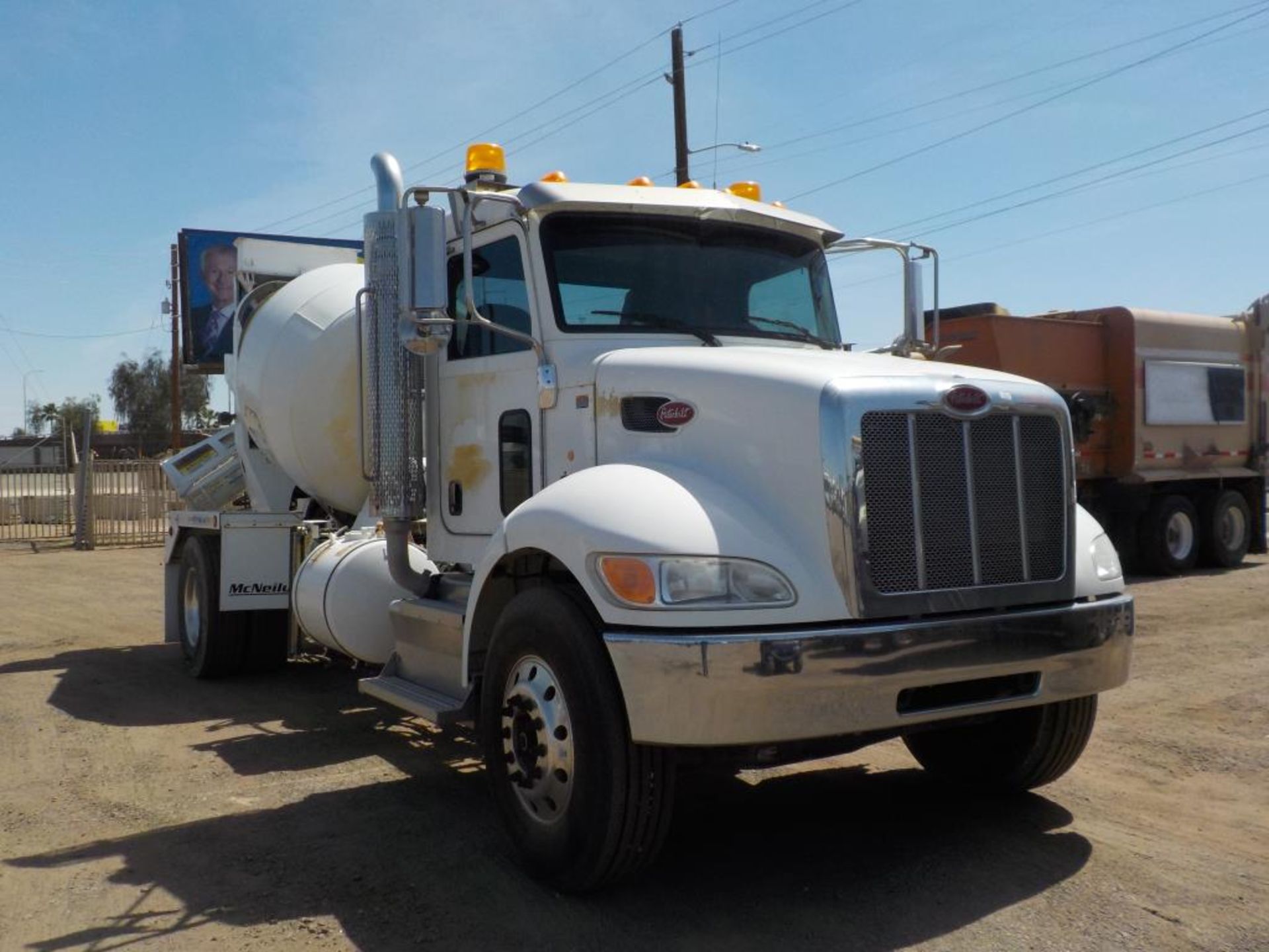 2016 Peterbilt 337 Cement Truck - Image 2 of 9