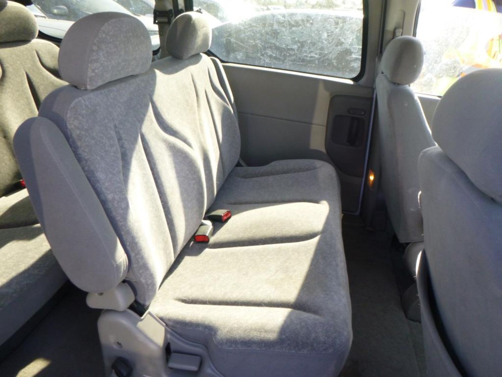 1999 Nissan Quest - Image 10 of 16