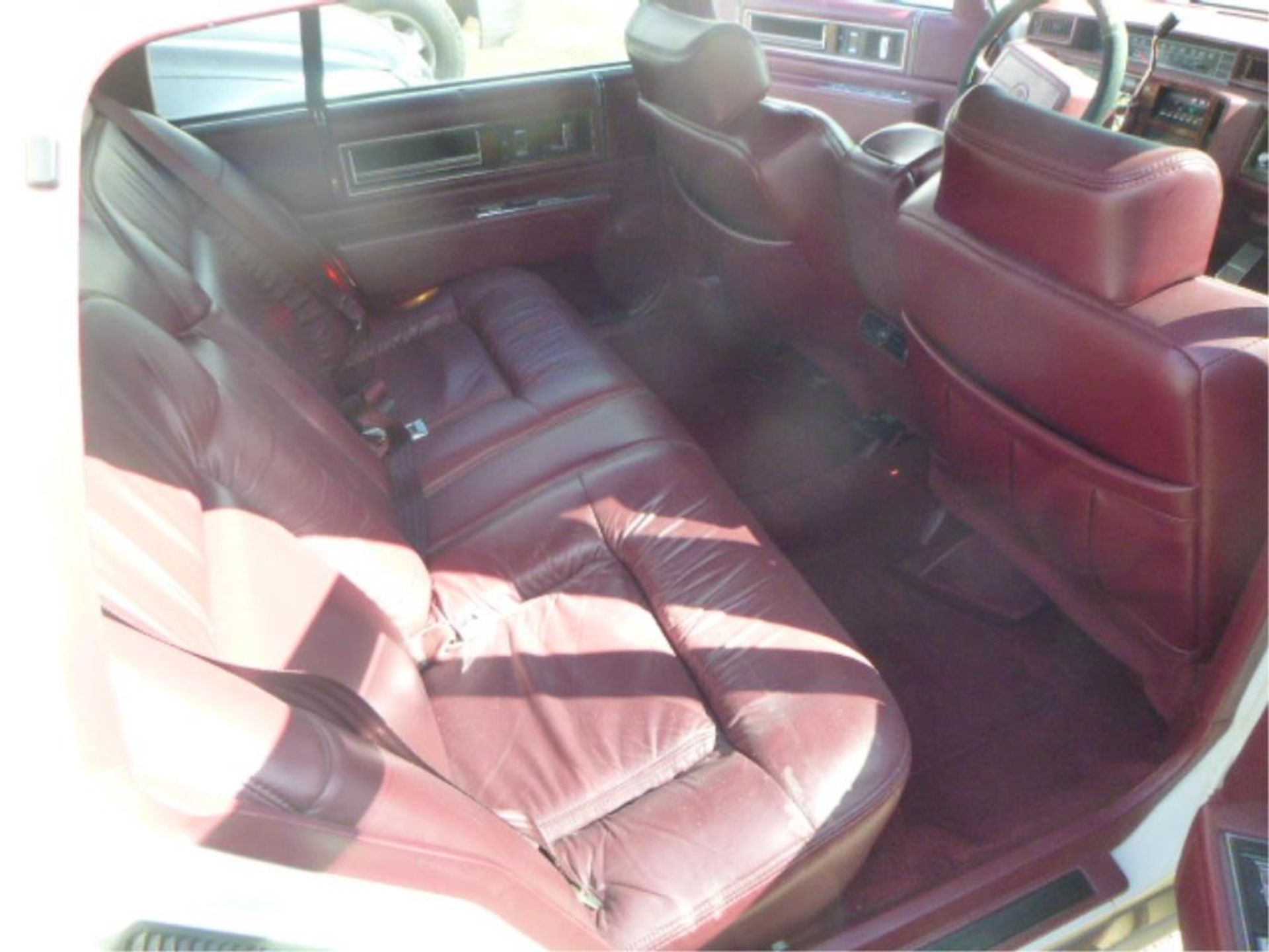 1992 Cadillac Deville - Image 9 of 14