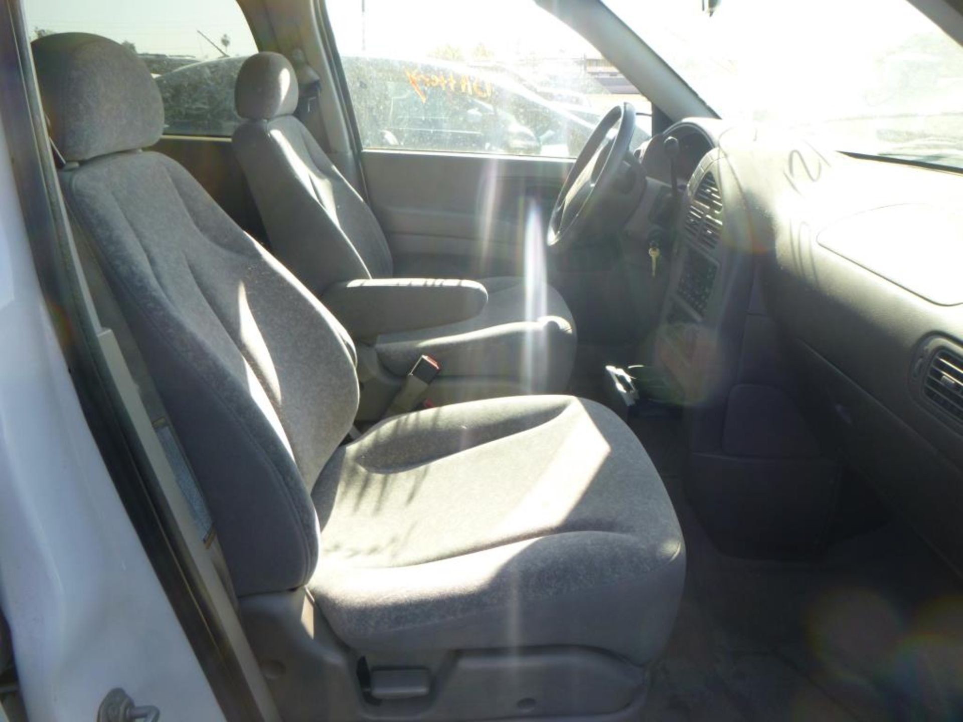 1999 Nissan Quest - Image 11 of 16