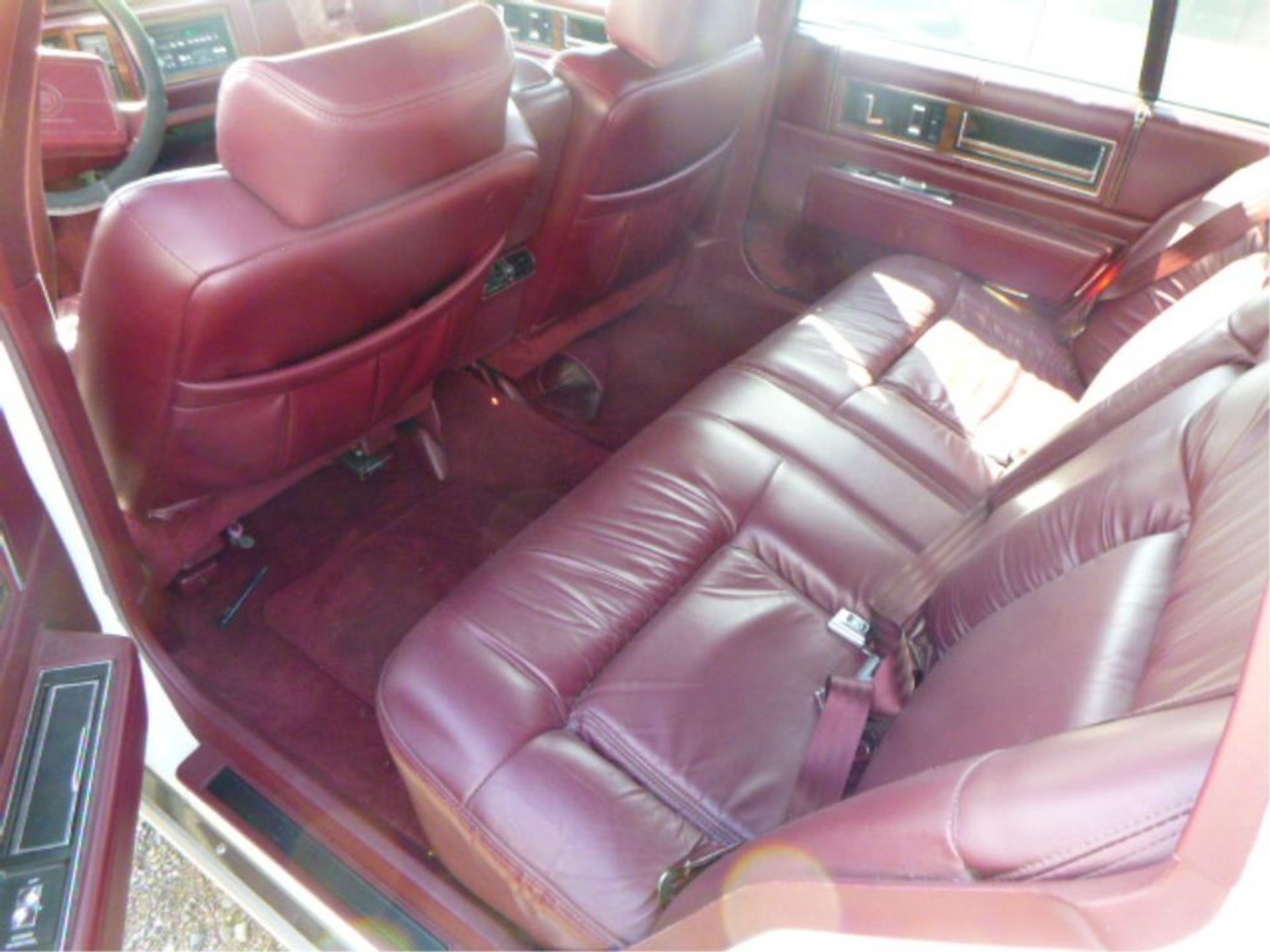 1992 Cadillac Deville - Image 10 of 14