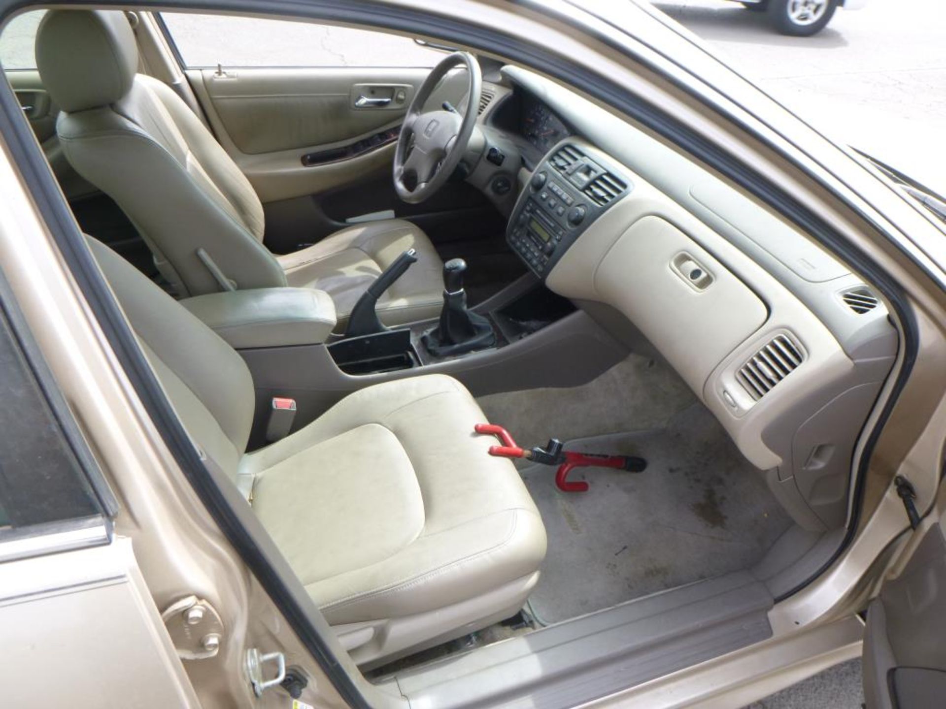 2002 Honda Accord - Image 8 of 14