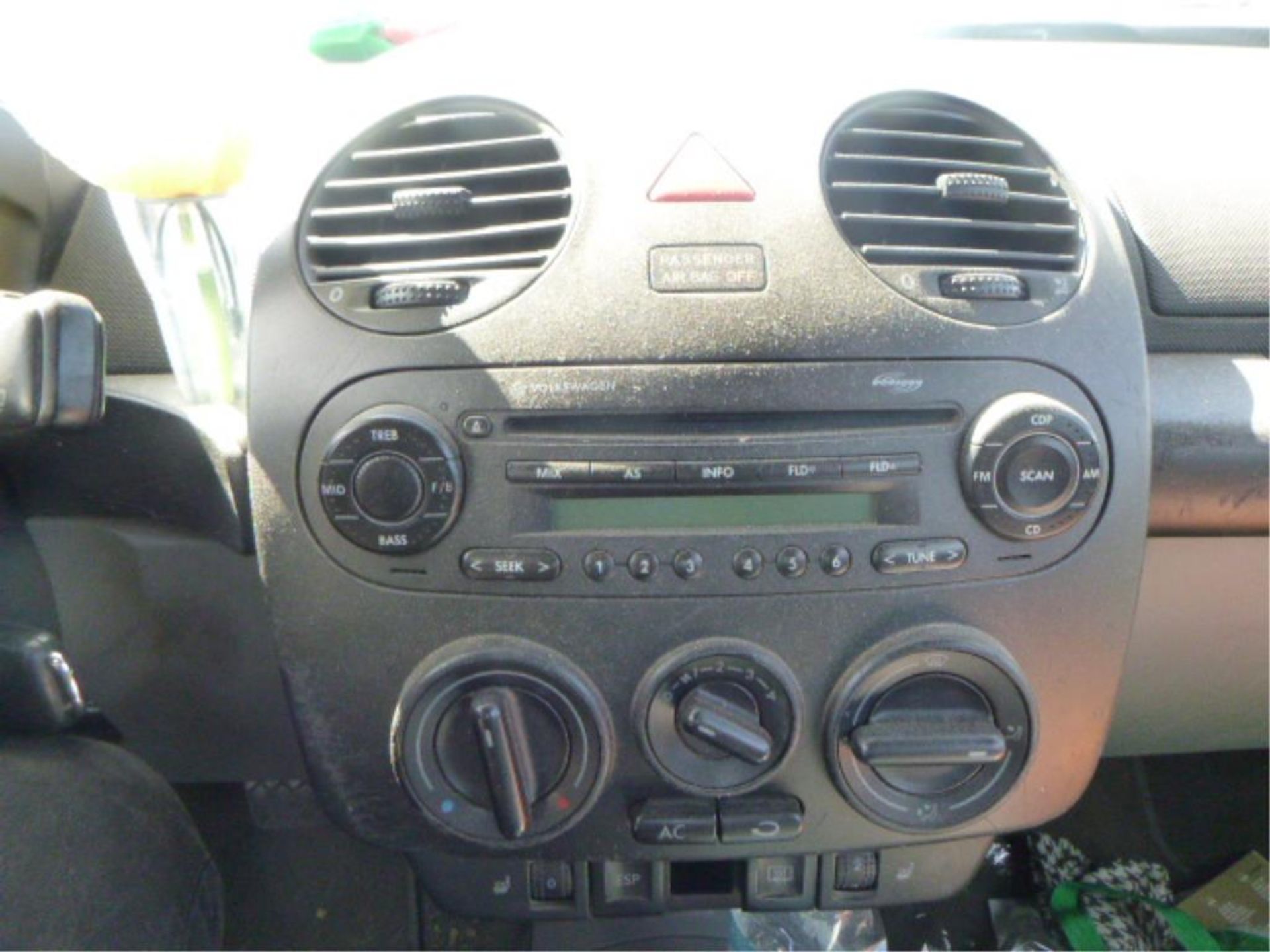 2004 Volkswagen New Beetle - Image 12 of 12