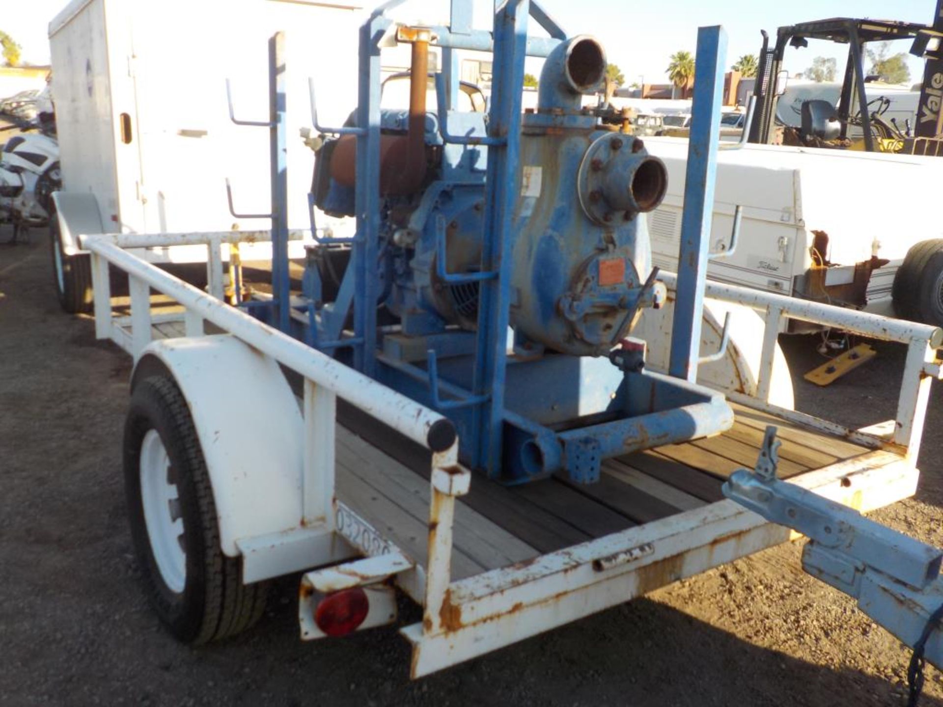 (Lot # 3957) - 2000 Commerical Trash Pump Trailer - Image 5 of 7