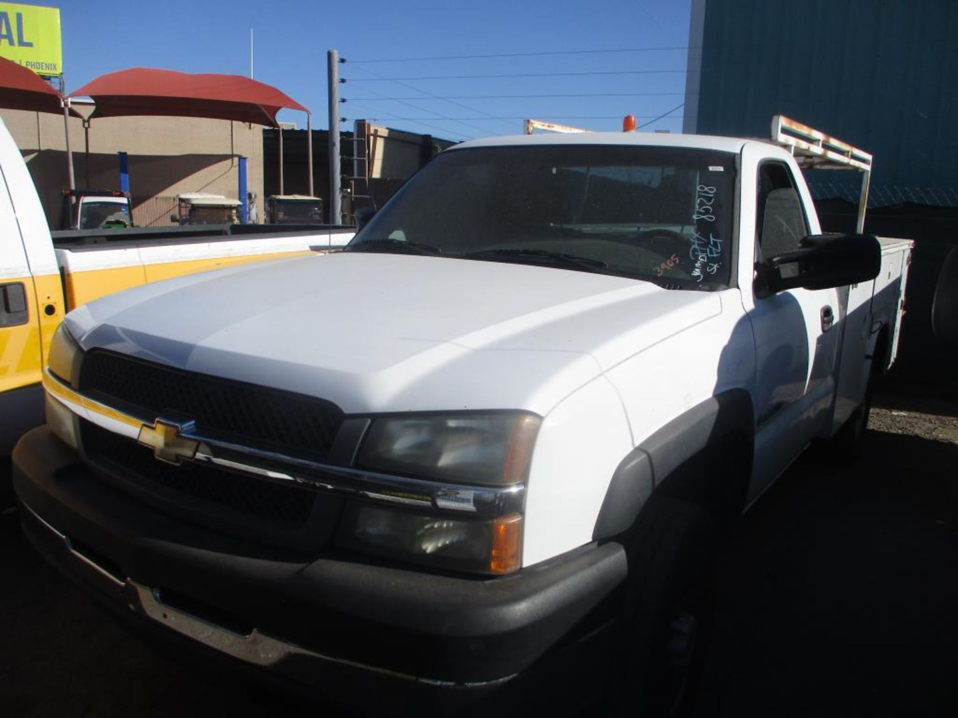 (Lot # 3905) - 2003 Chevrolet Silverado 2500