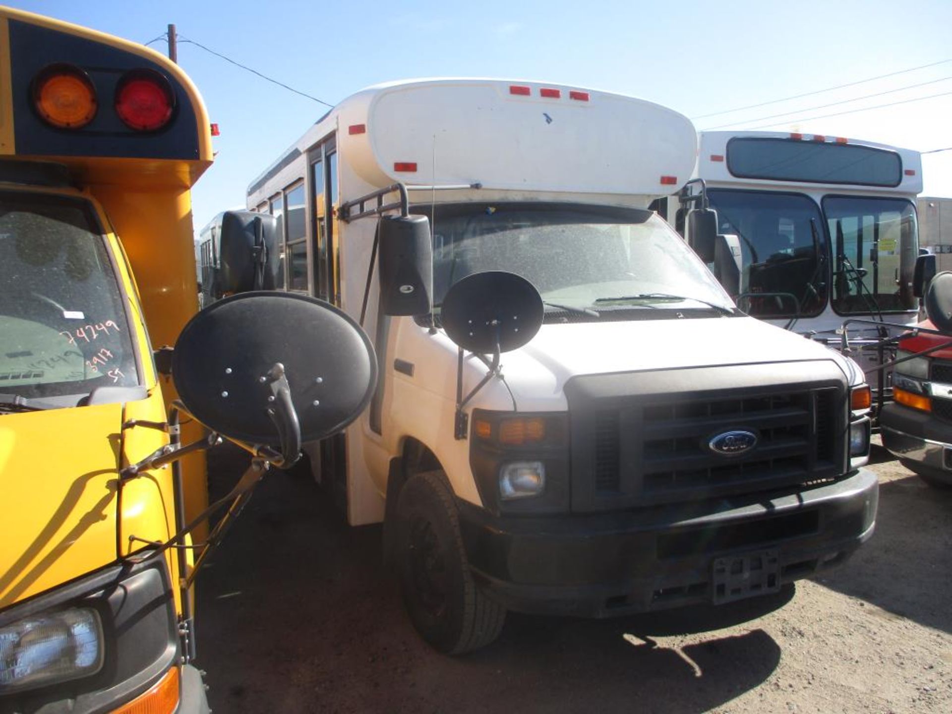 (Lot # 3922) - 2008 Ford E-Series School Bus - Image 4 of 11
