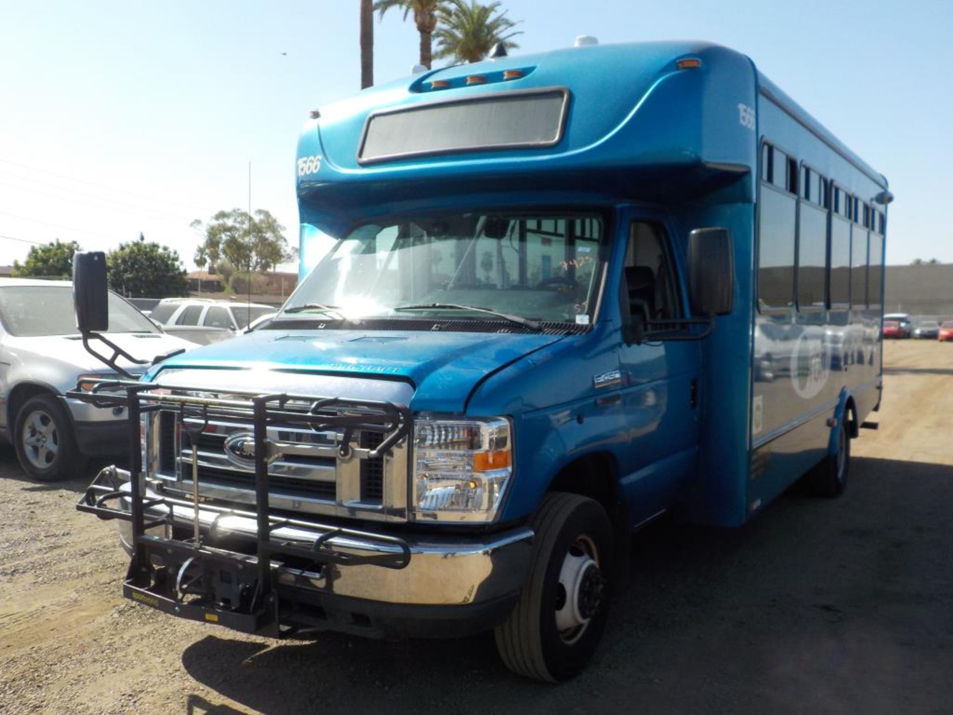 (Lot # 3943) - 2013 Ford E-450 SD Shuttle Bus