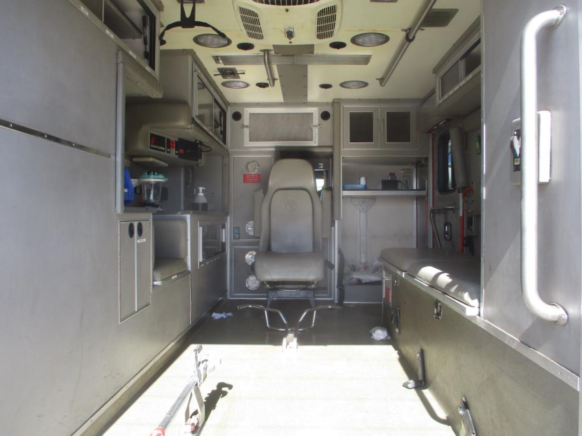 (Lot # 3925) - 2010 Chevrolet Express Ambulance - Image 13 of 13