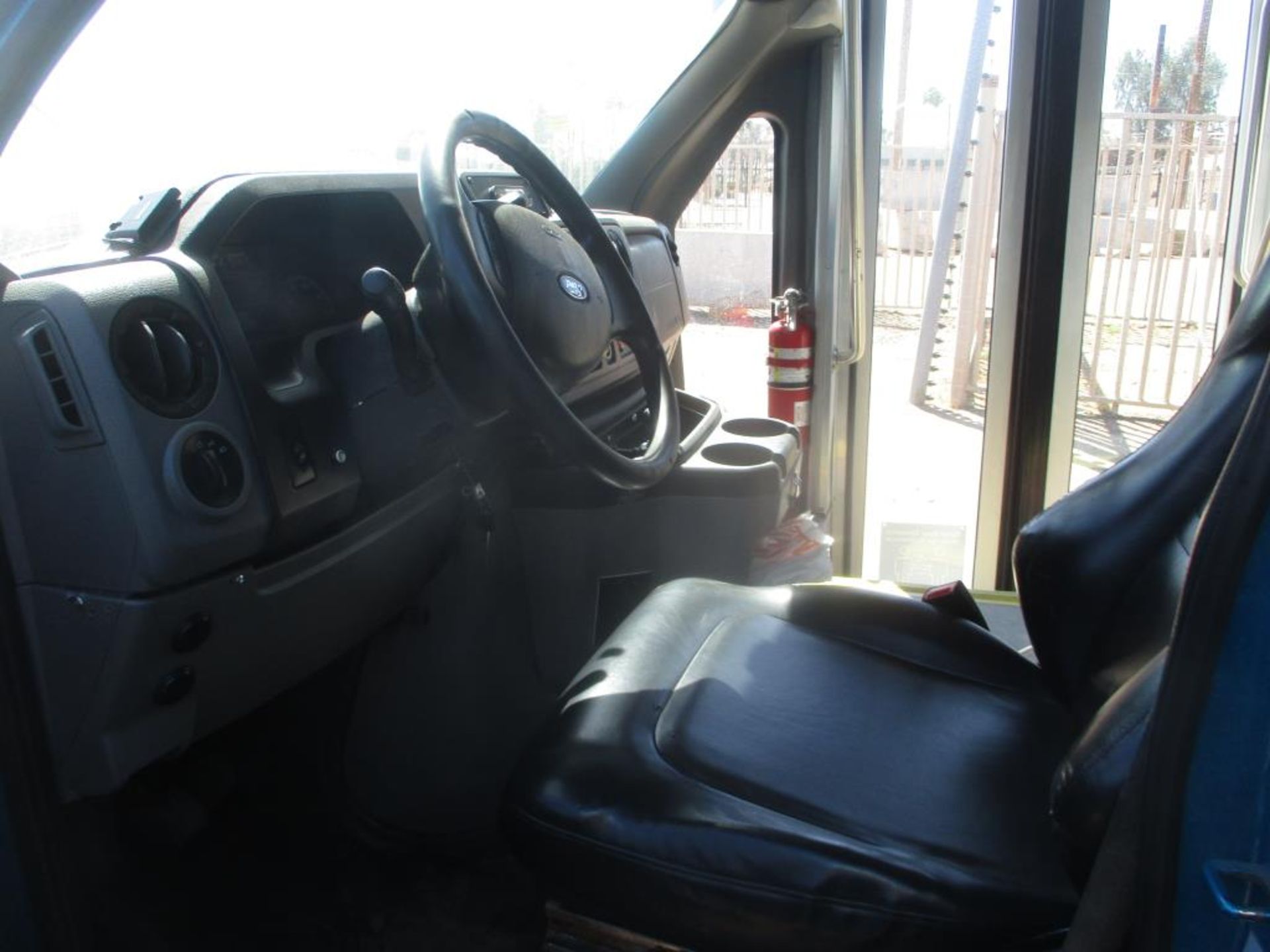 (Lot # 3936) - 2013 Ford E-450 SD Shuttle Bus - Image 13 of 14