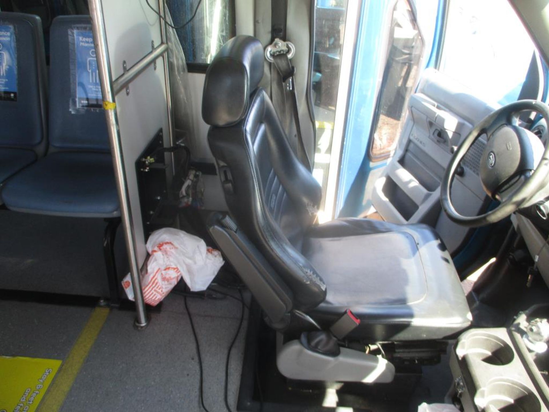 (Lot # 3936) - 2013 Ford E-450 SD Shuttle Bus - Image 8 of 14