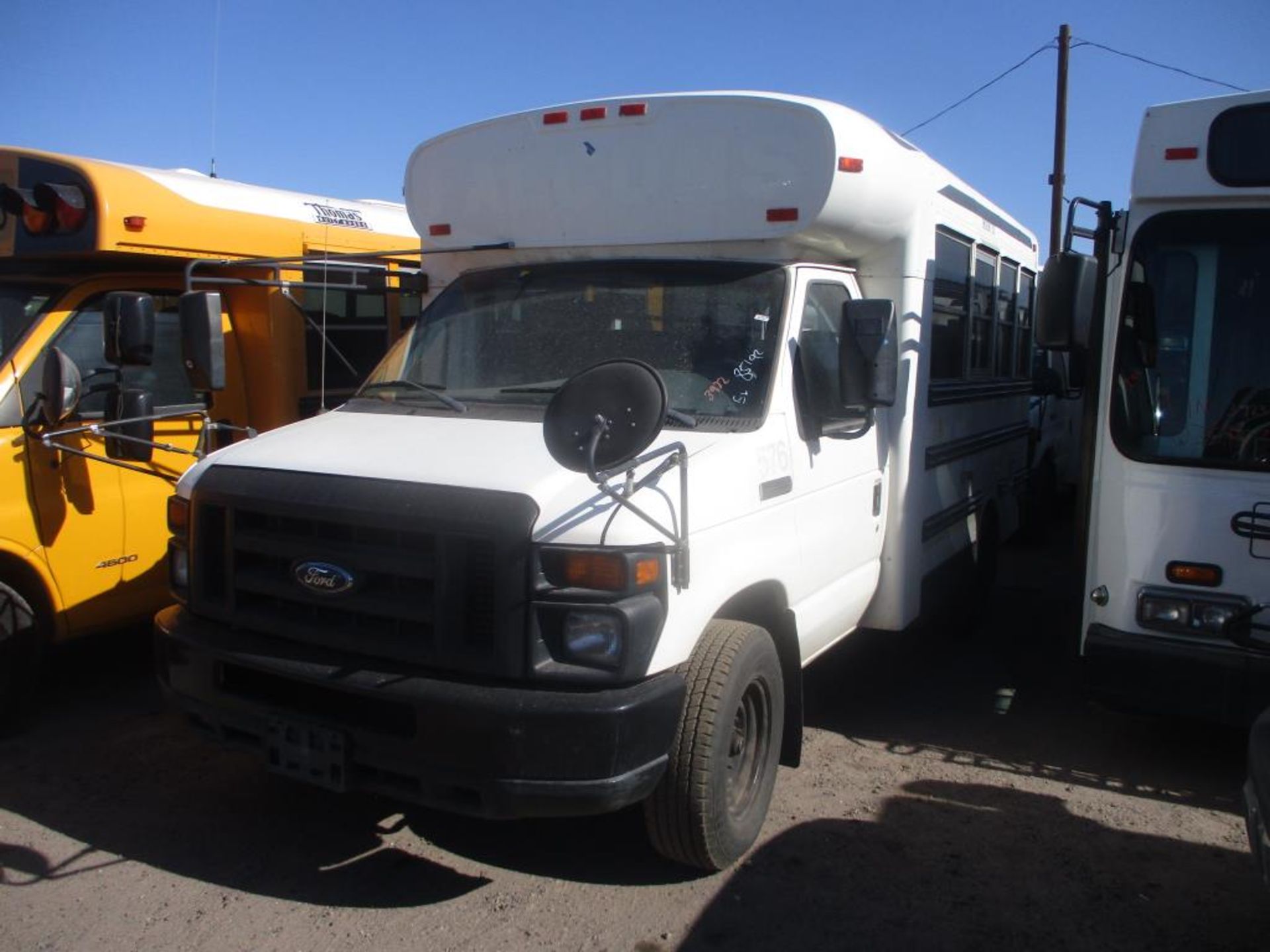 (Lot # 3922) - 2008 Ford E-Series School Bus