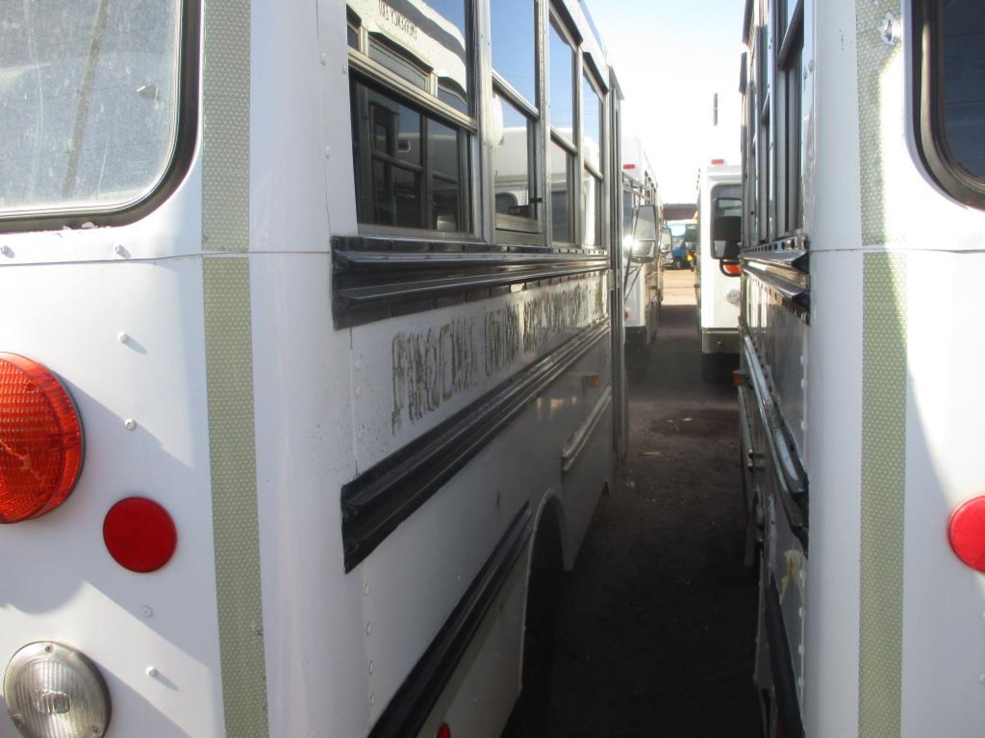 (Lot # 3920) - 2008 Ford E-Series School Bus - Image 5 of 13
