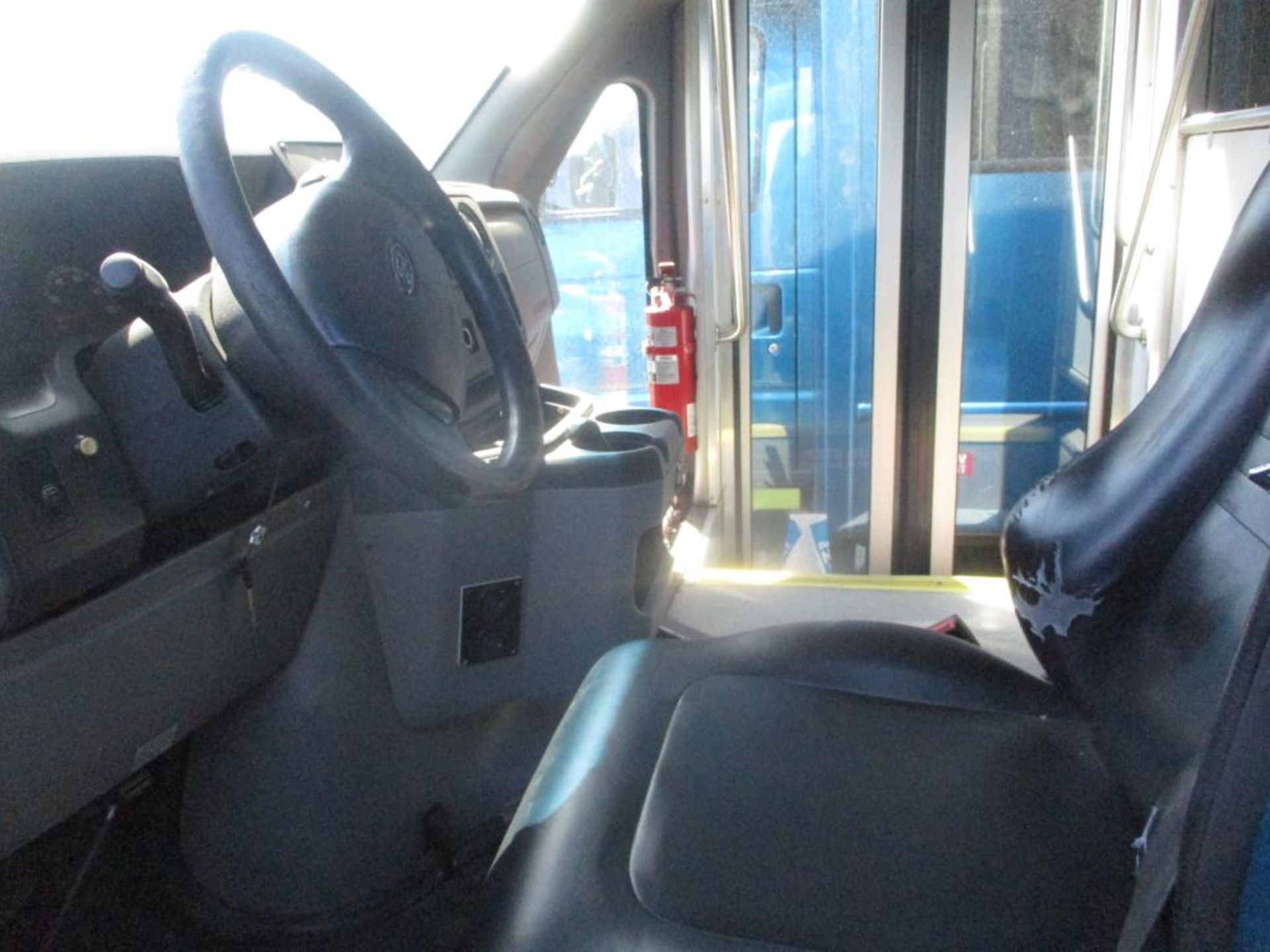 (Lot # 3940) - 2013 Ford E-450 SD Shuttle Bus - Image 13 of 14