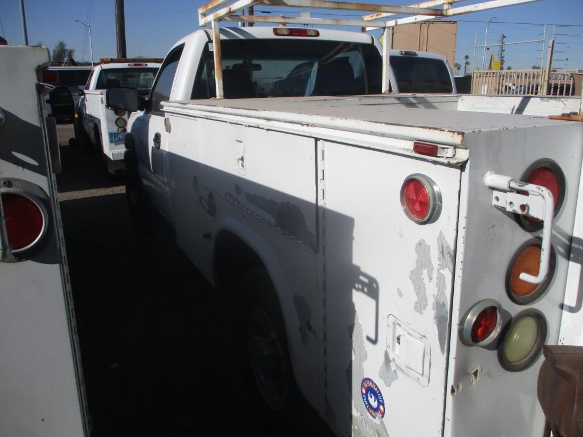 (Lot # 3905) - 2003 Chevrolet Silverado 2500 - Image 3 of 10