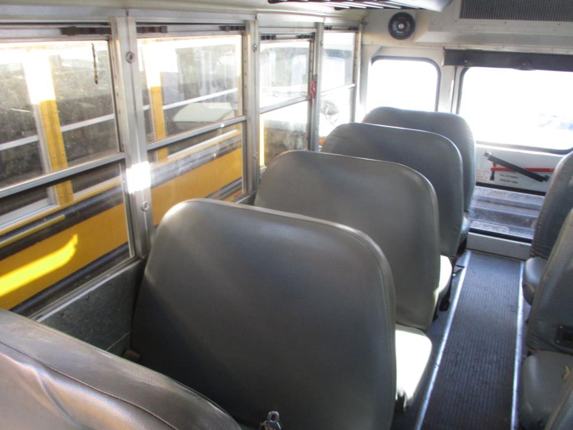 (Lot # 3922) - 2008 Ford E-Series School Bus - Image 7 of 11