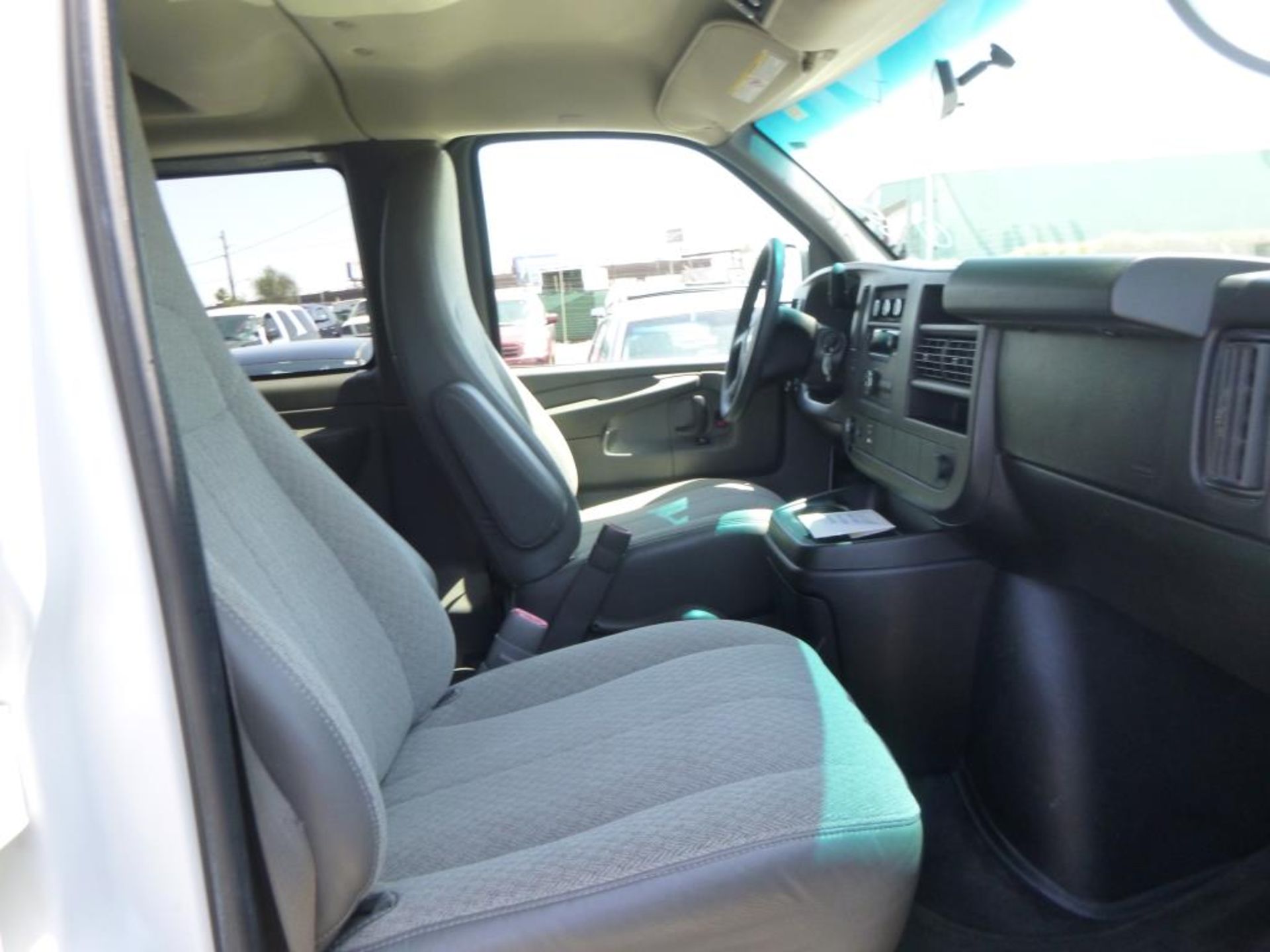 (Lot # 3901) - 2012 Chevrolet Express G1500 - Image 9 of 13