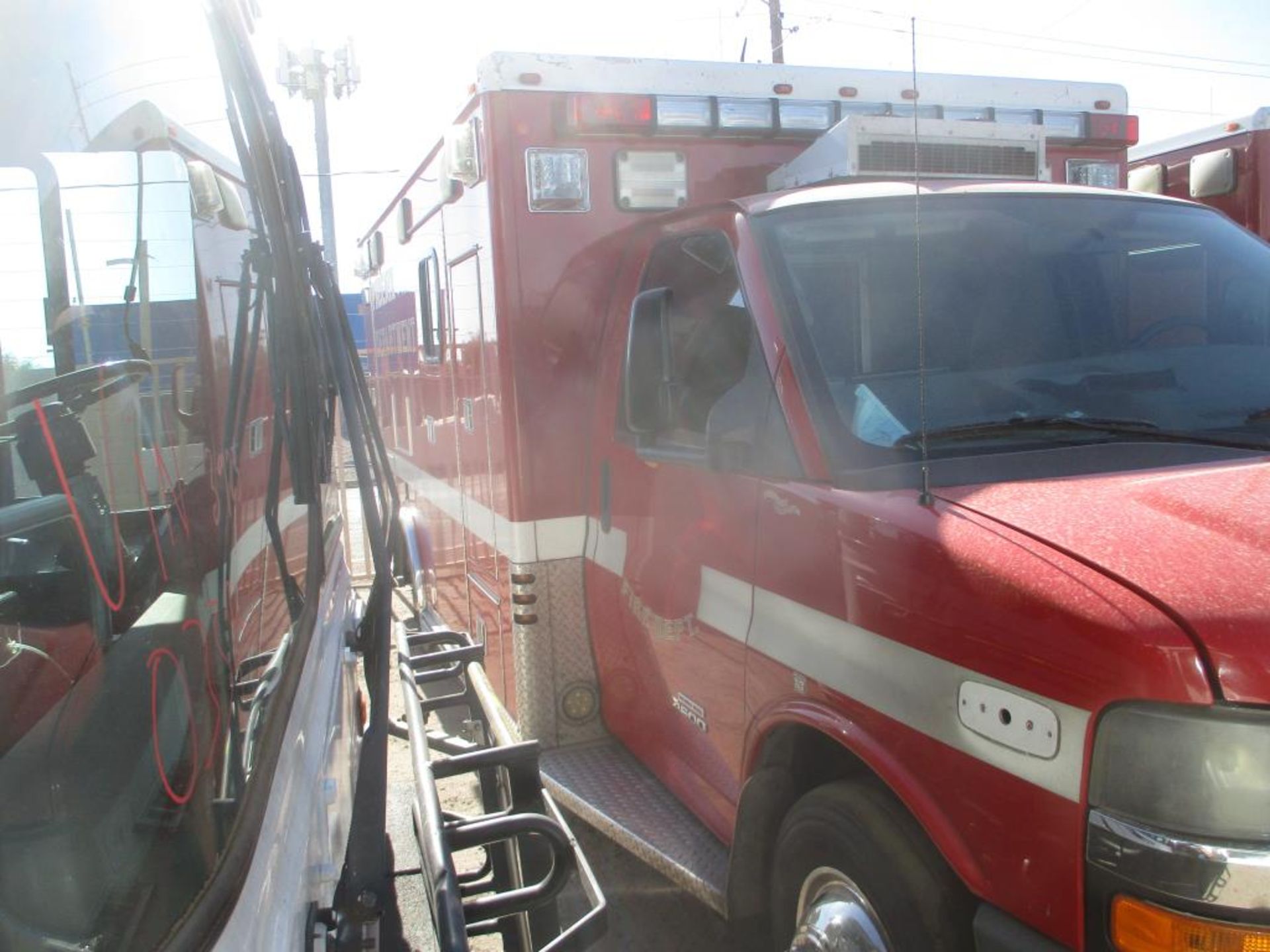 (Lot # 3925) - 2010 Chevrolet Express Ambulance - Image 6 of 13