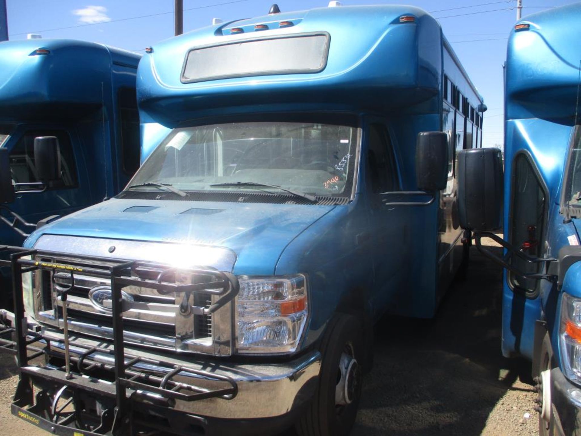 (Lot # 3940) - 2013 Ford E-450 SD Shuttle Bus